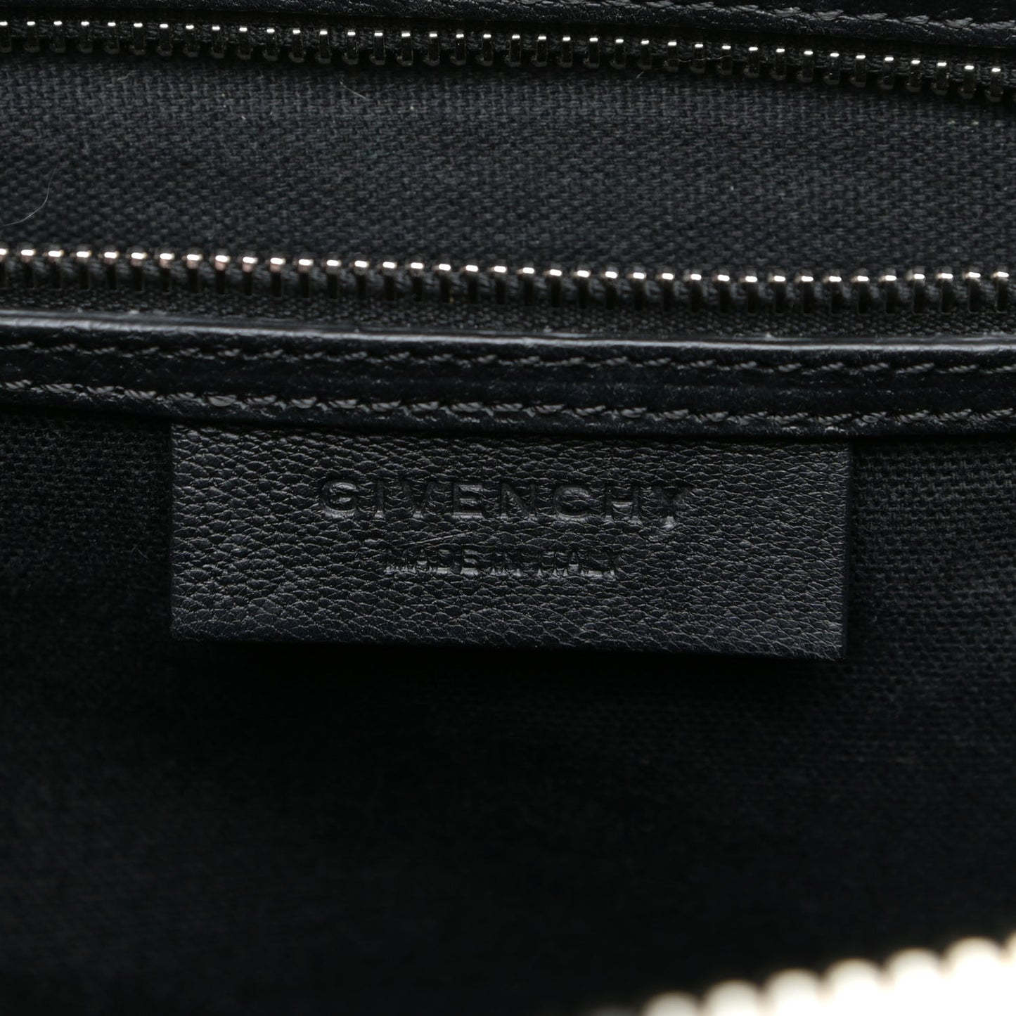 Sugar Goatskin Medium Antigona Black