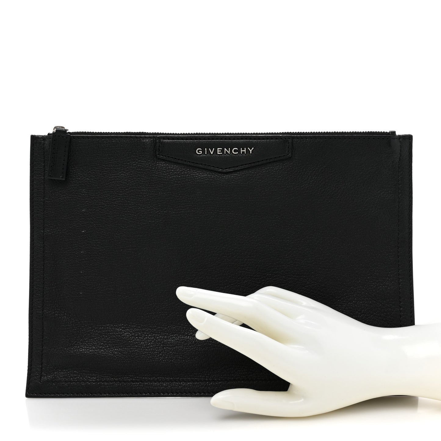 Sugar Goatskin Medium Antigona Pouch Black