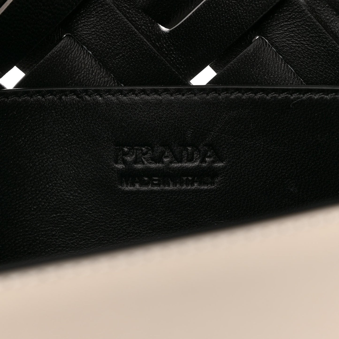 Vitello Intreccio Tress Shoulder Bag White Black
