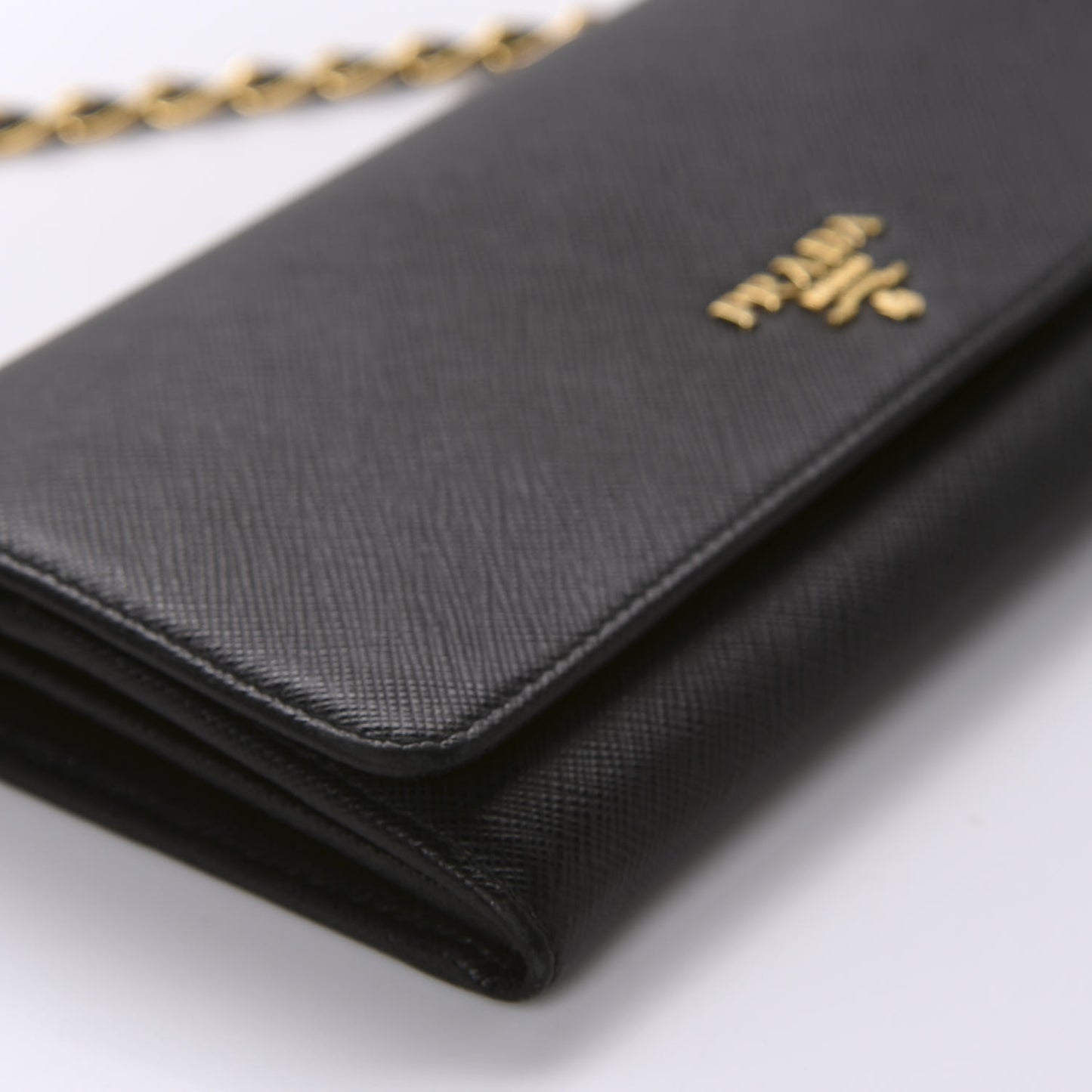 Saffiano Metal Oro Chain Wallet Black