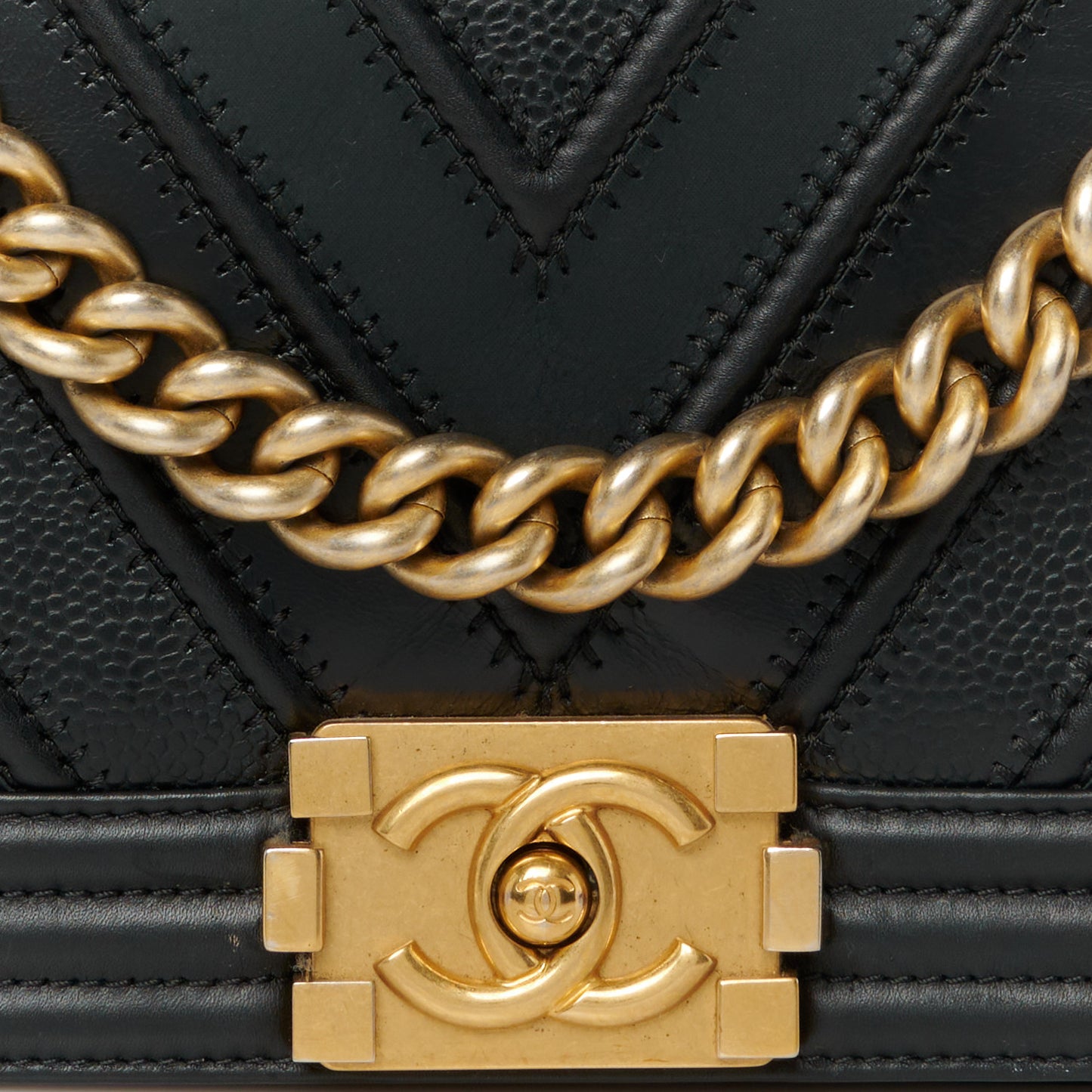 Caviar Glazed Calfskin Chevron Medium Boy Flap Black