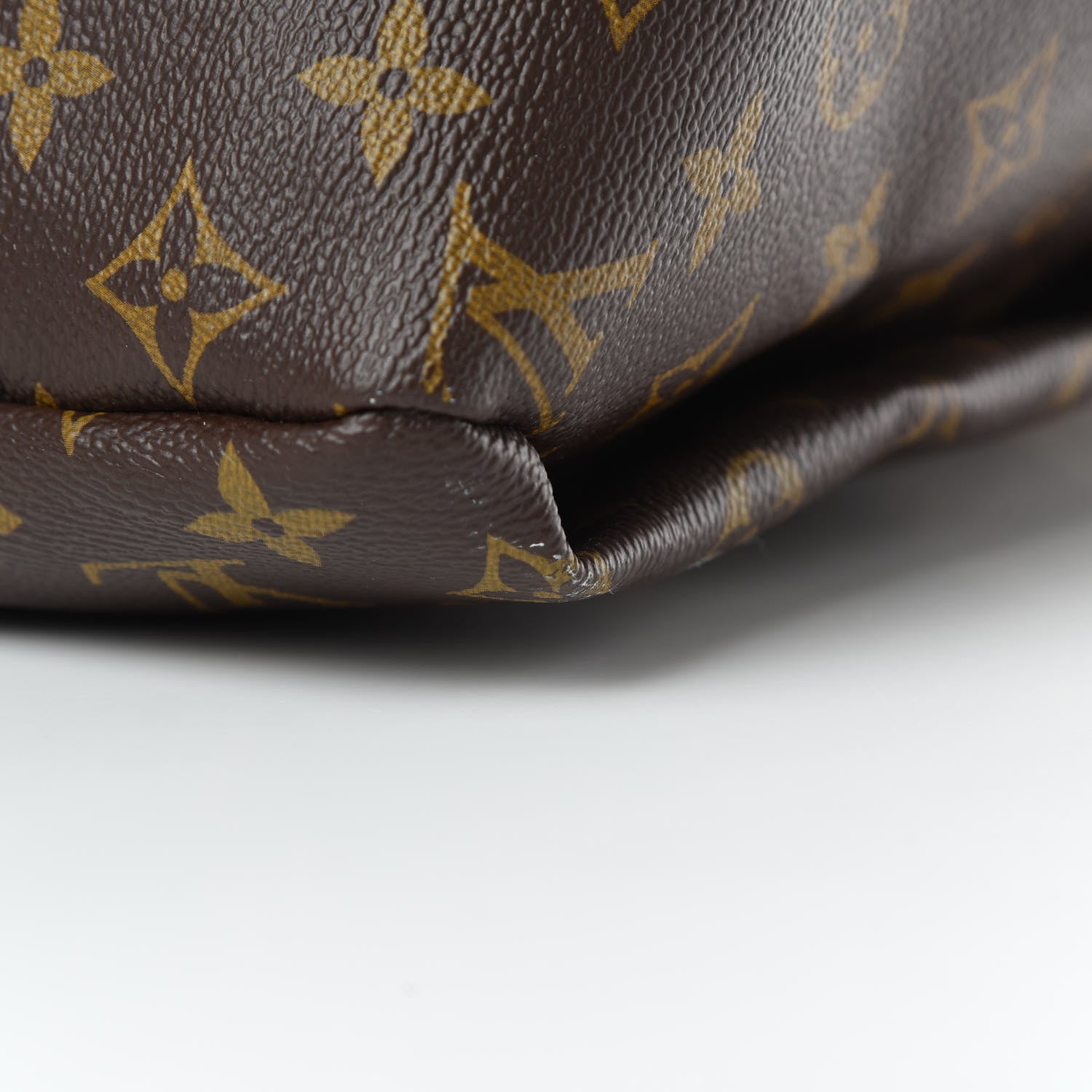 Louis Vuitton Monogram Artsy MM 12 of 17