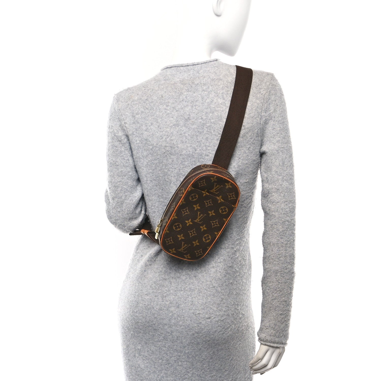 Louis Vuitton Monogram Pochette Gange 2 of 9