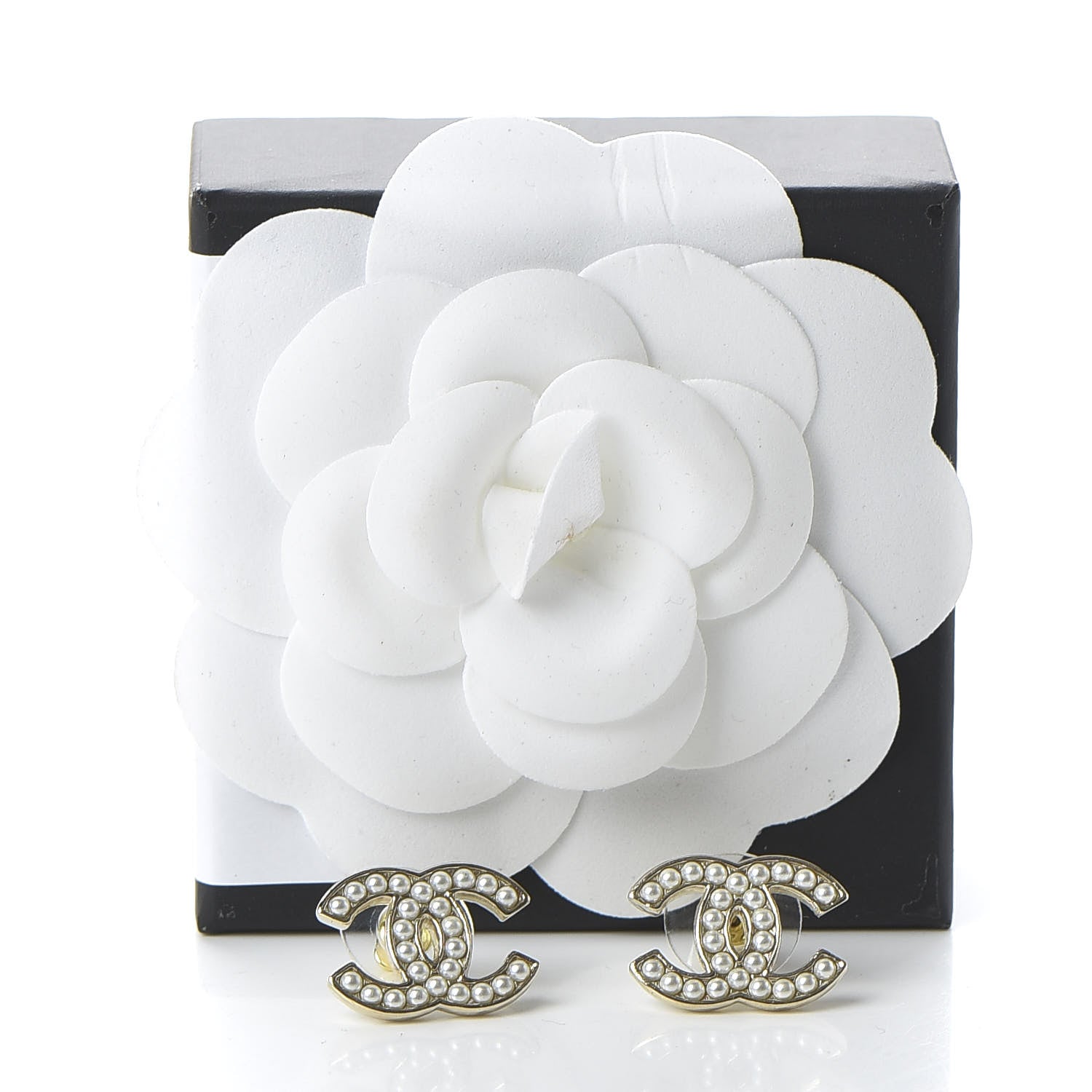 Chanel Pearl CC Earrings Gold 5 of 5