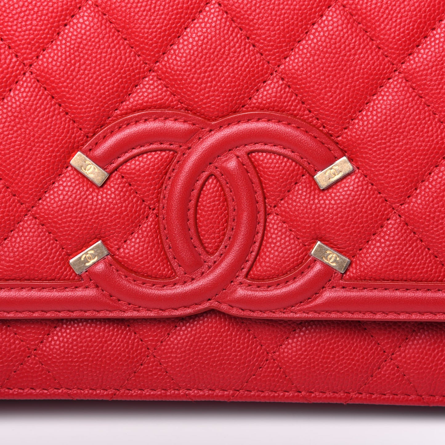 Caviar Quilted CC Filigree Wallet On Chain WOC Red