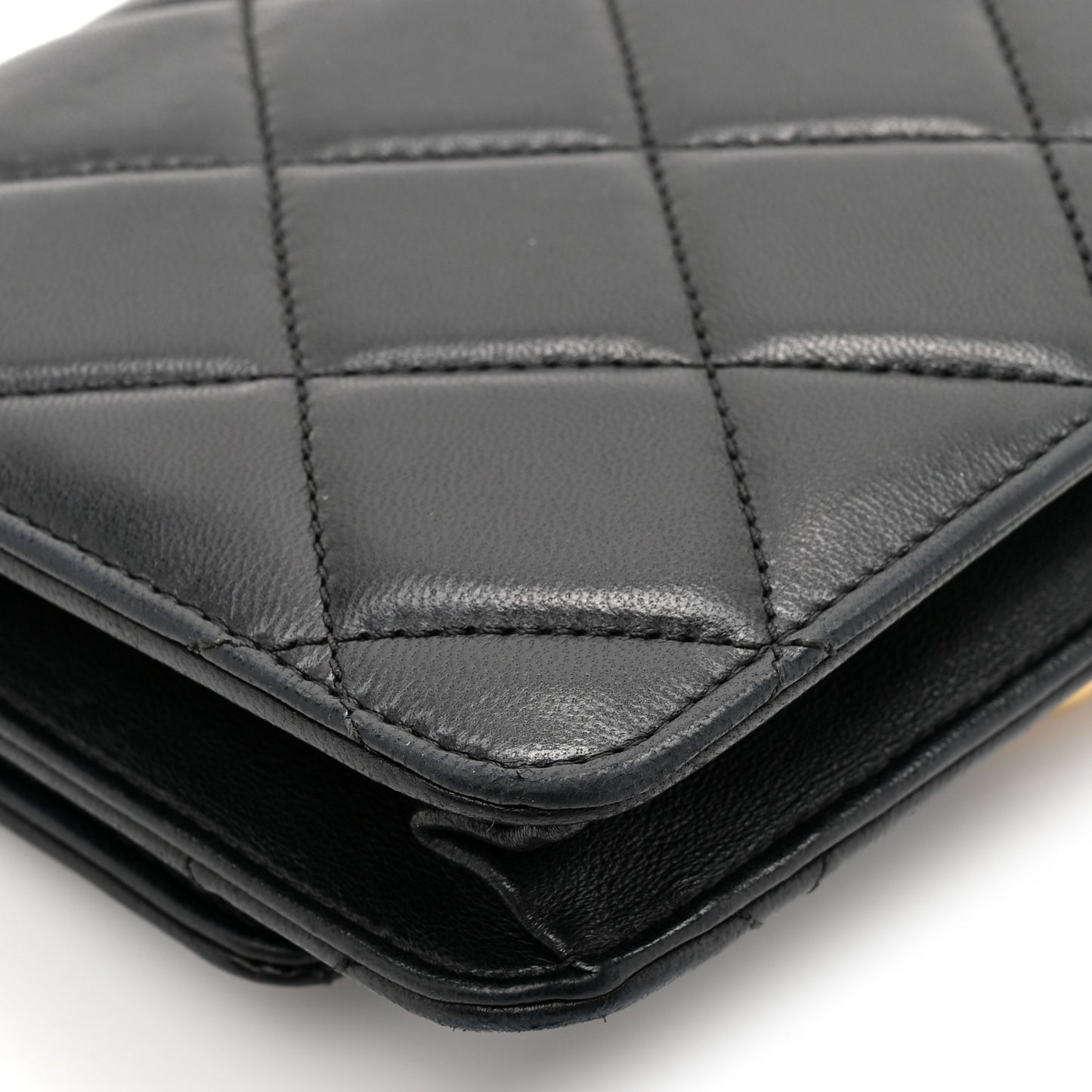 Lambskin Quilted Golden Class Wallet on Chain WOC Black