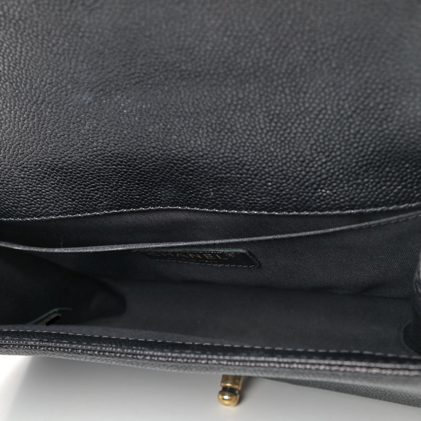 Caviar Quilted Medium Boy Flap Black
