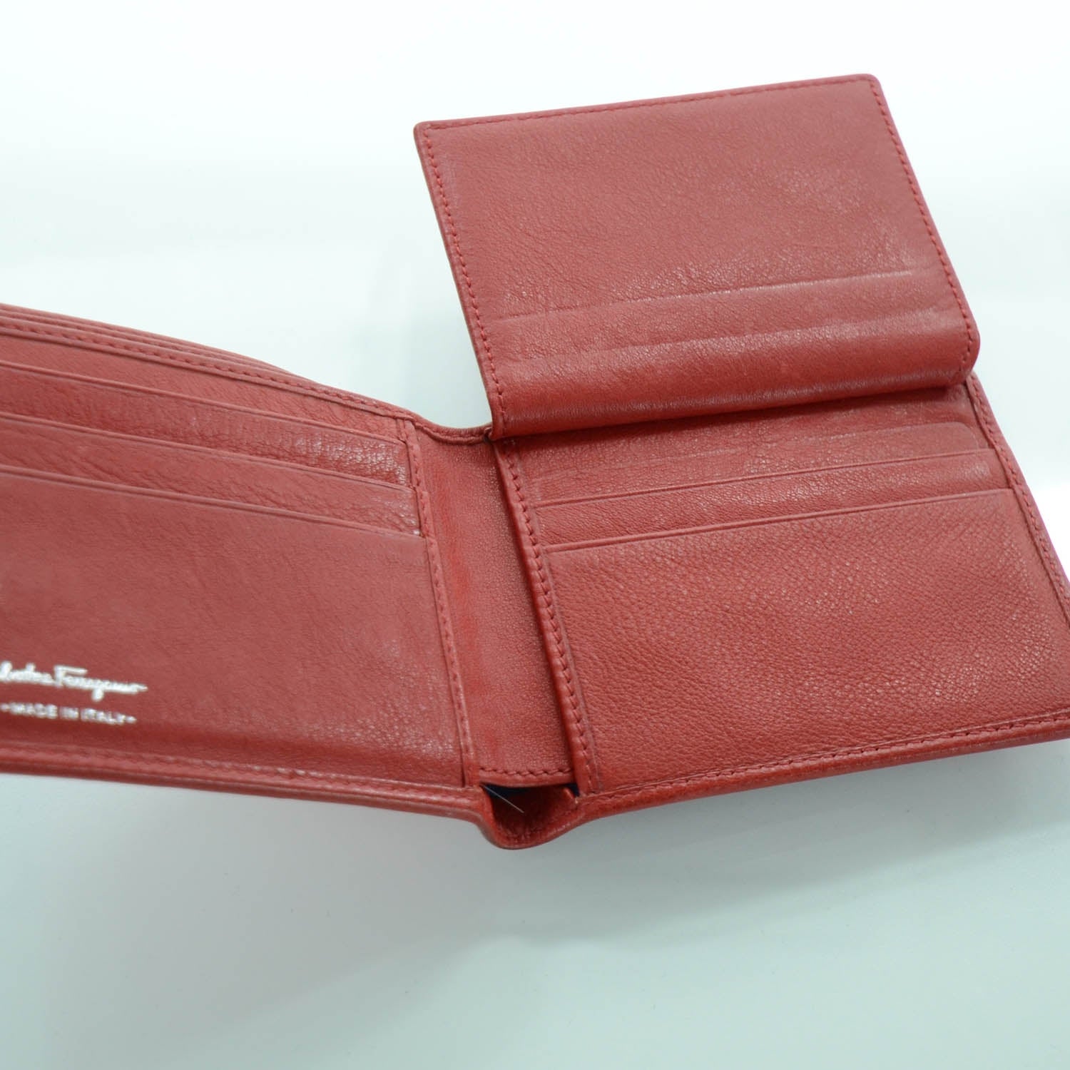 FASHIONPHILE SALVATOREFERRAGAMOLeatherBillfoldWalletRed 8 of 11
