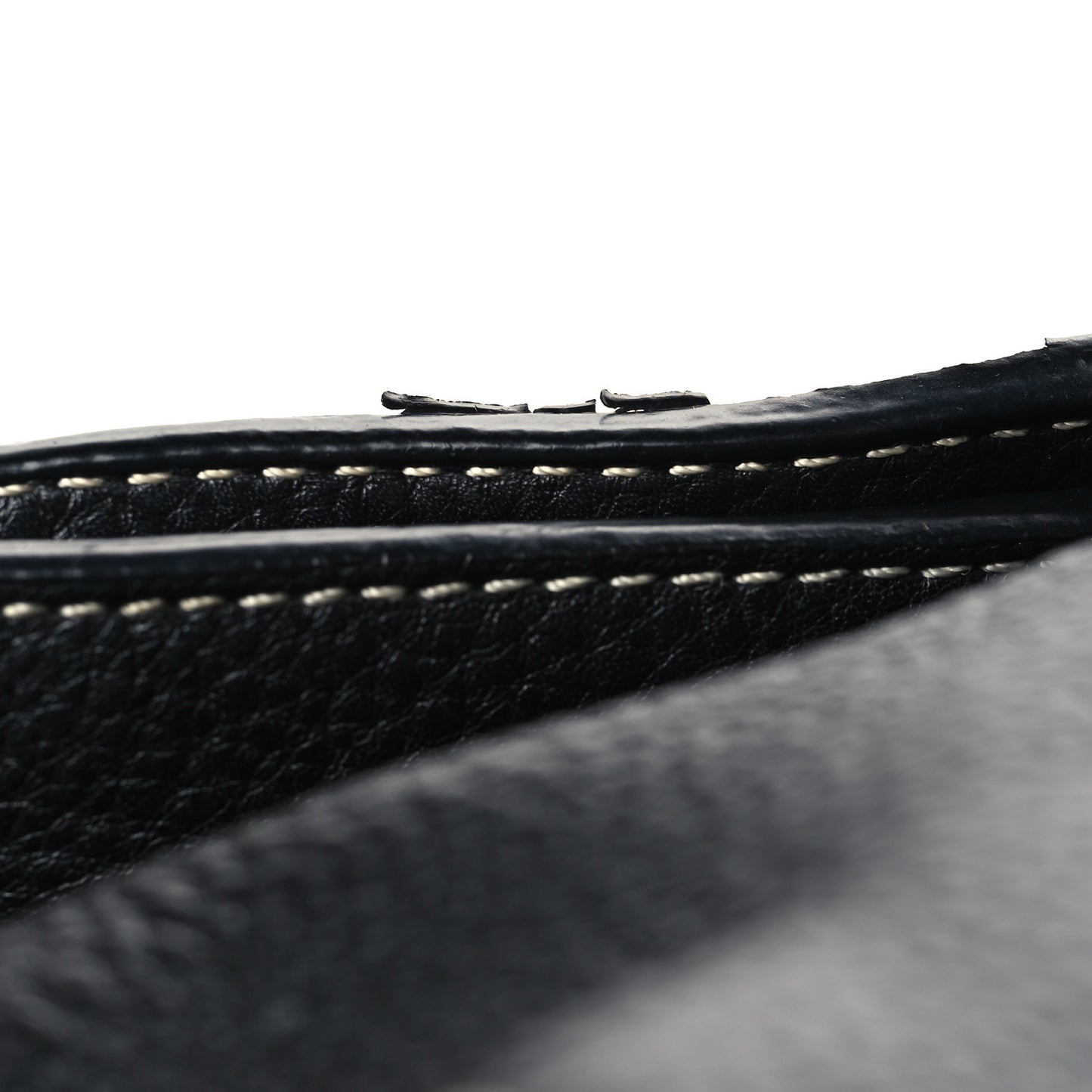 Vitello Daino Shoulder Bag Black