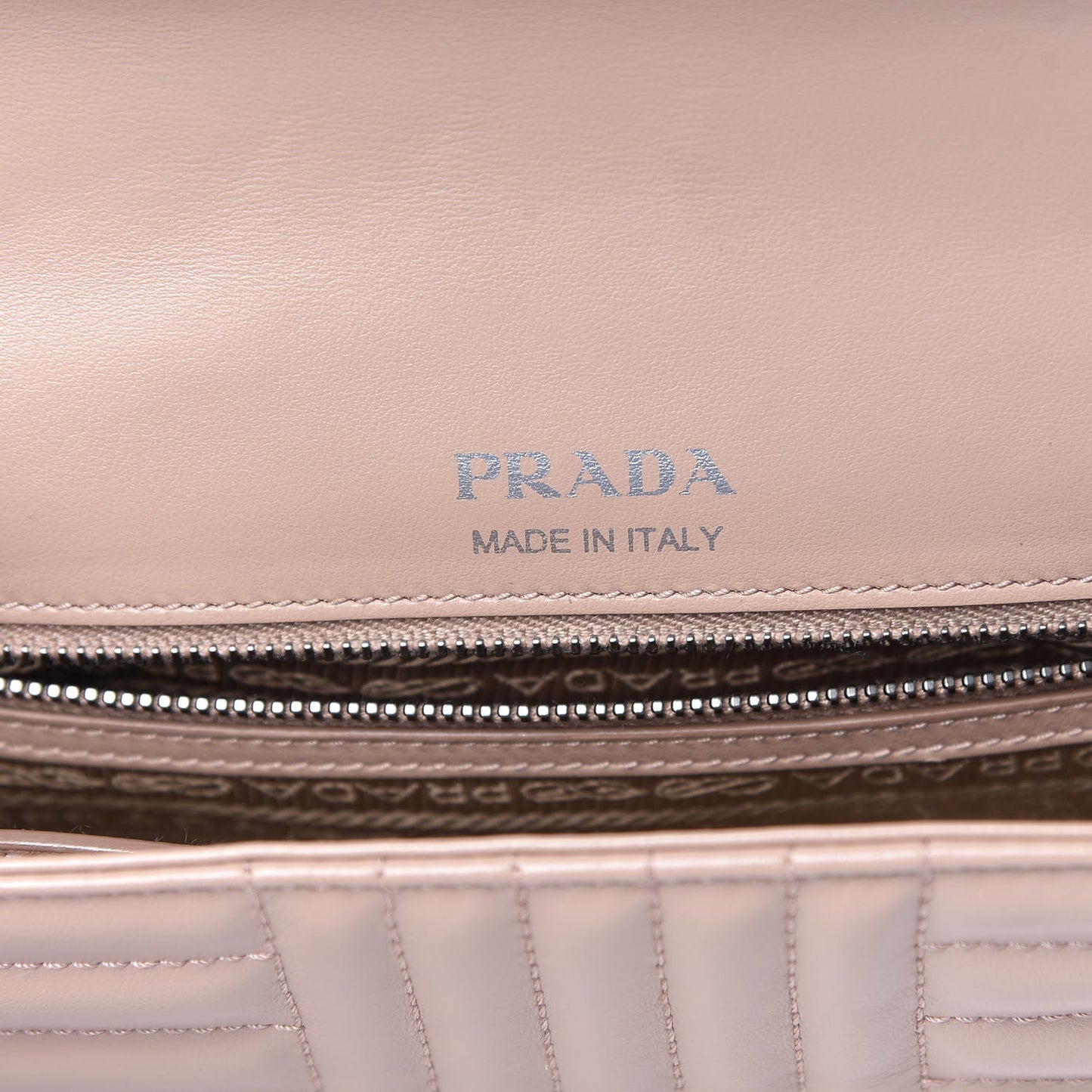 Soft Calfskin Impunture Diagramme Medium Chain Flap Shoulder Bag Cipria