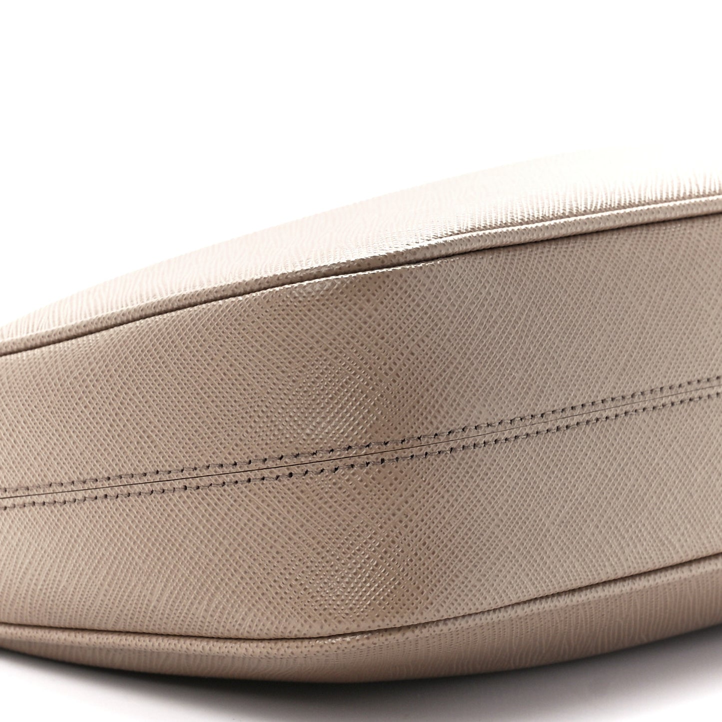 Saffiano Lux Re-Edition 2005 Shoulder Bag Cammeo