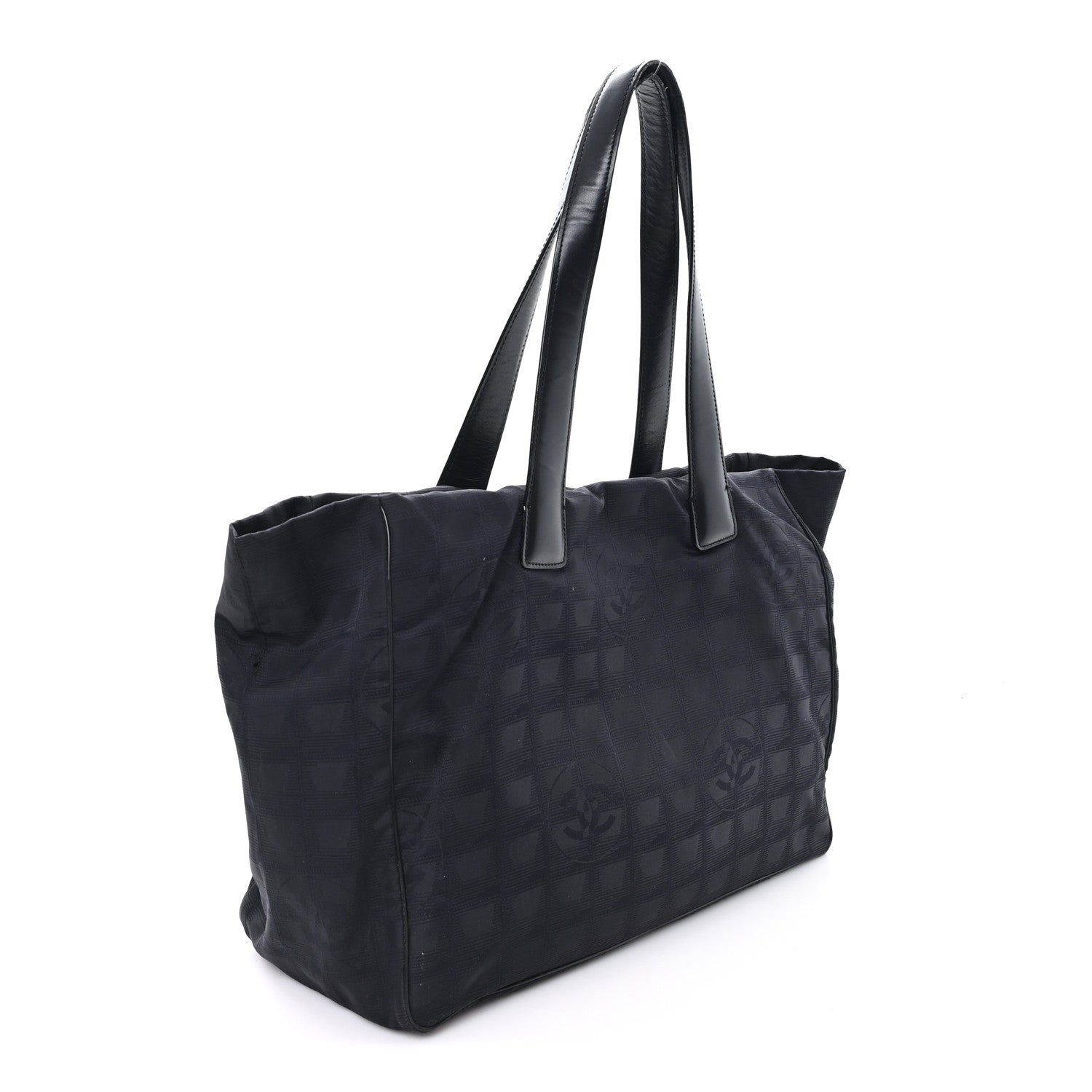 CHANEL ブラック ナイロン ケース Chanel Nylon Medium Travel Tote Black 1856007 – FASHIONPHILE