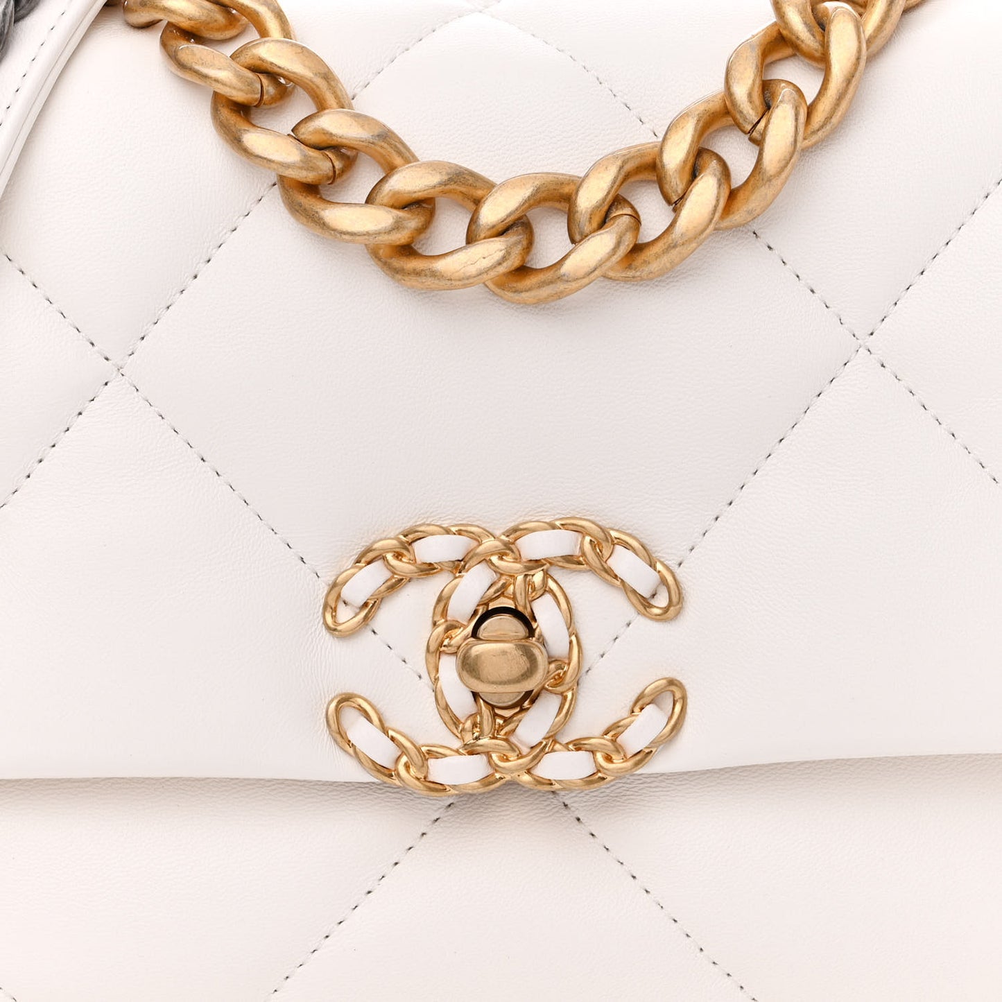 Lambskin Quilted Medium Chanel 19 Flap White