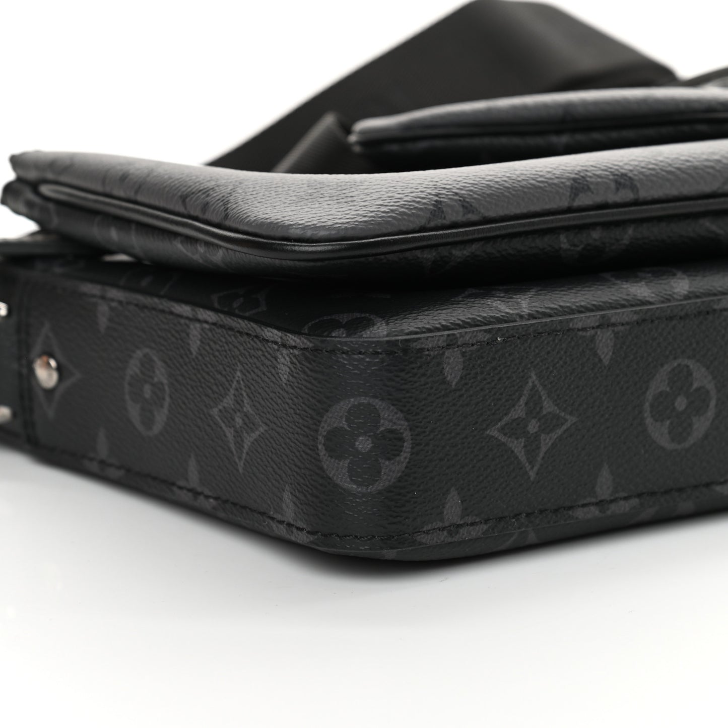 Reverse Monogram Eclipse Trio Messenger