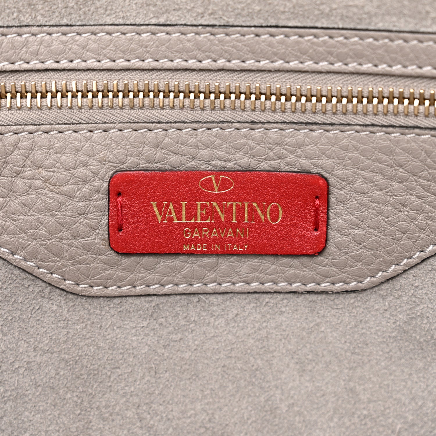 Valentino Garavani Grained Calfskin Rockstud Shoulder Tote Perla 6 of 24