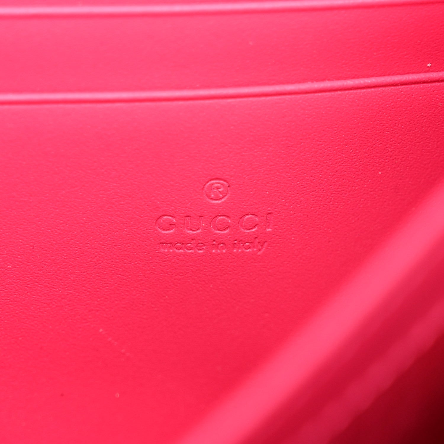 Gucci X SEGA Calfskin GUCCY Stars Chain Wallet Violet Fuxia Gold 7 of 17