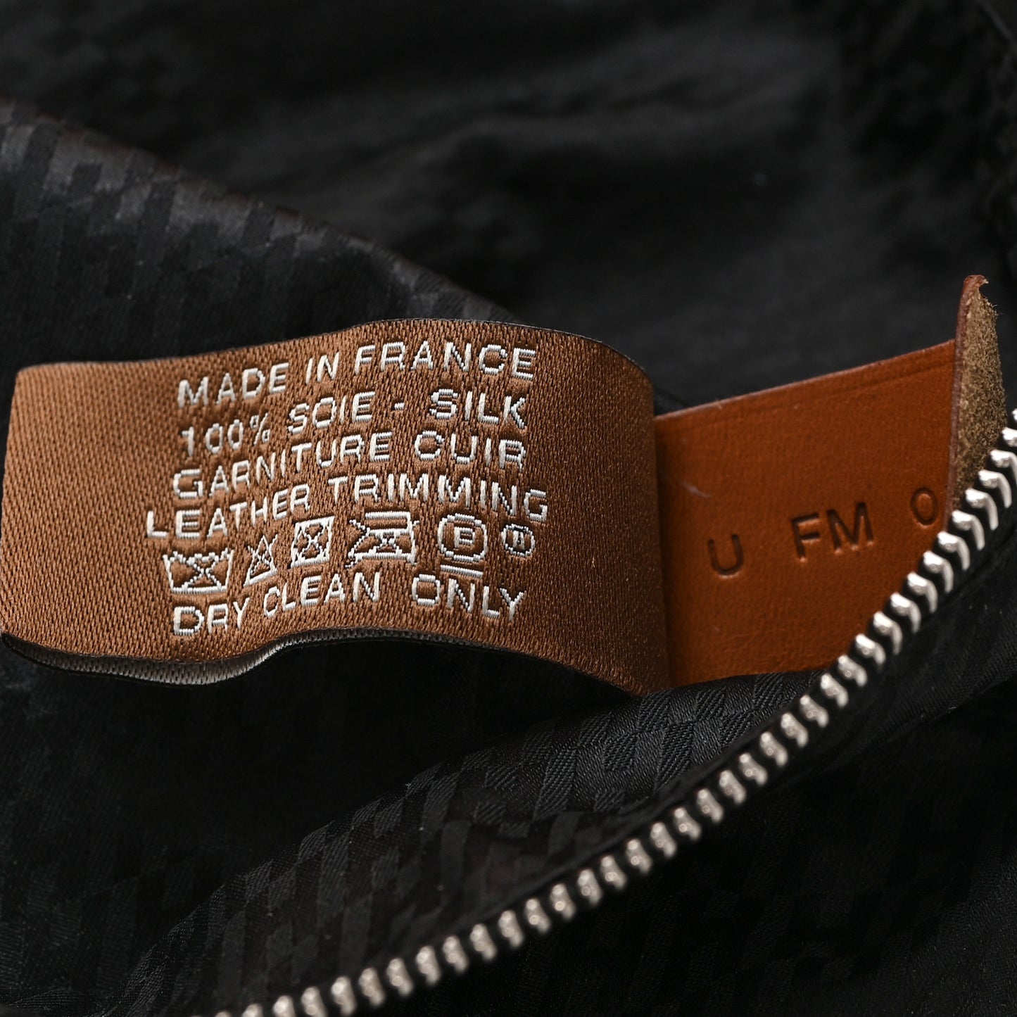 Technical Silk H en Bias Travelsilk Cube PM Black