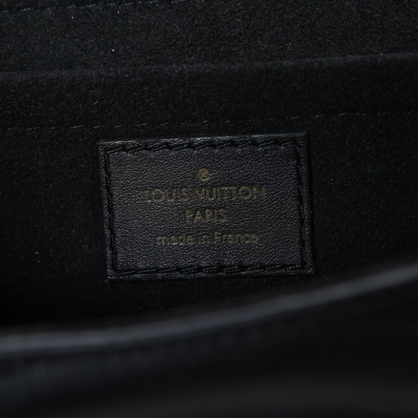 Calfskin New Wave Chain MM Black