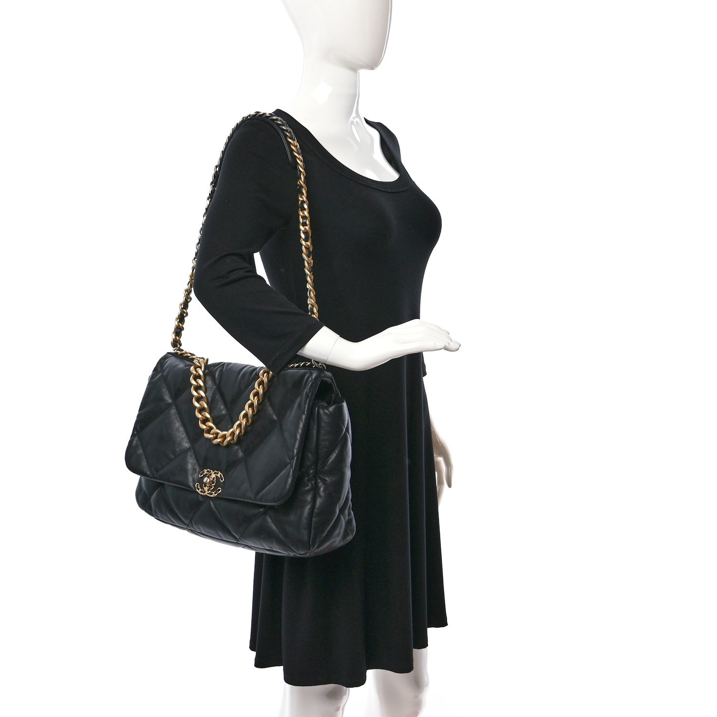 Shiny Goatskin Quilted Maxi Chanel 19 Flap Black