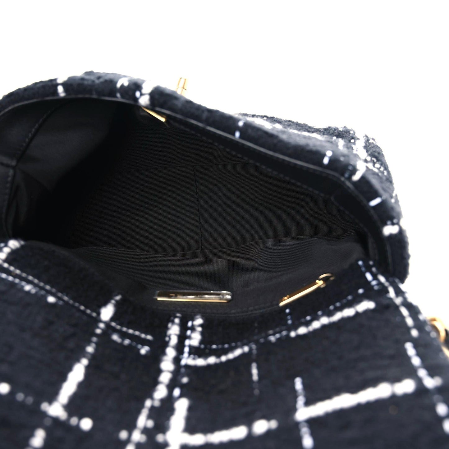 Tweed Quilted Medium Chanel 19 Flap Black White