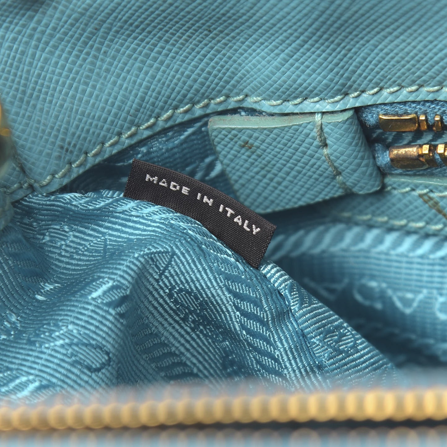 Saffiano Medium Galleria Double Zip Tote Turchese