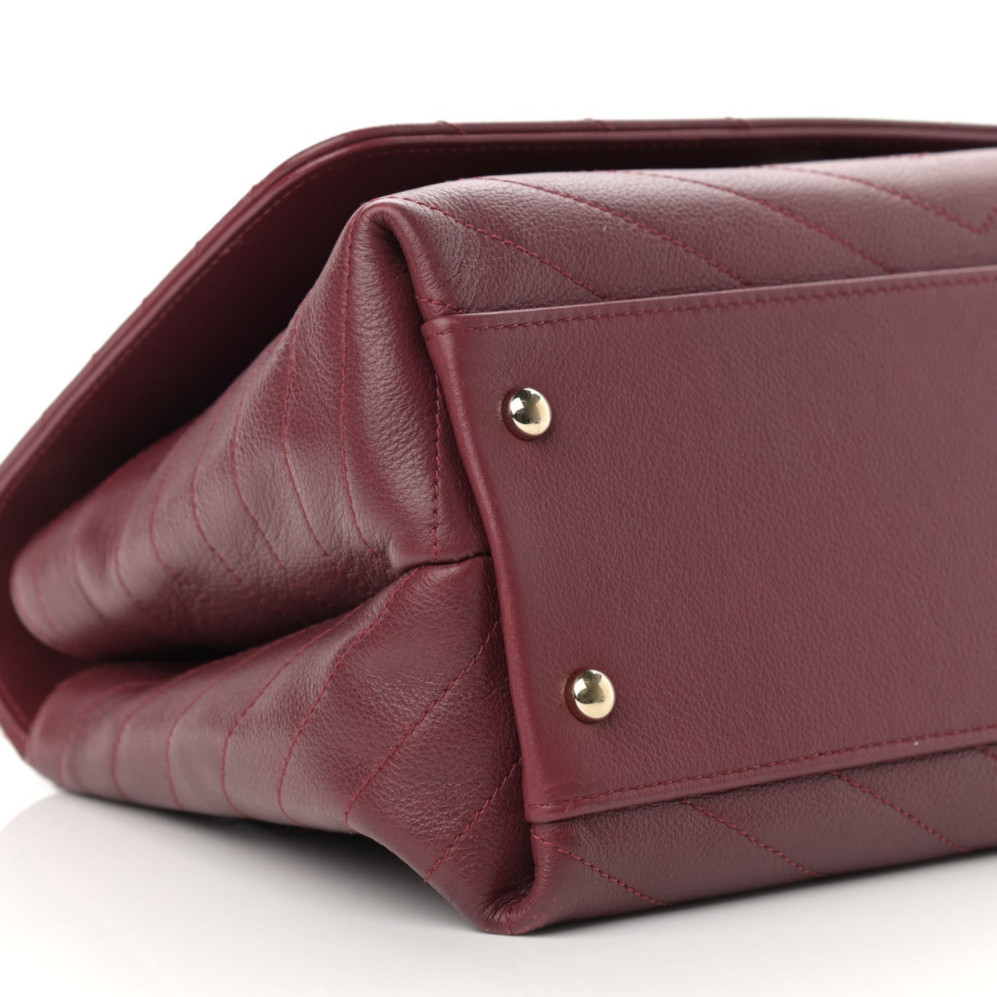 Grained Calfskin Stitched Chevron Medium Chic Top Handle Flap Red