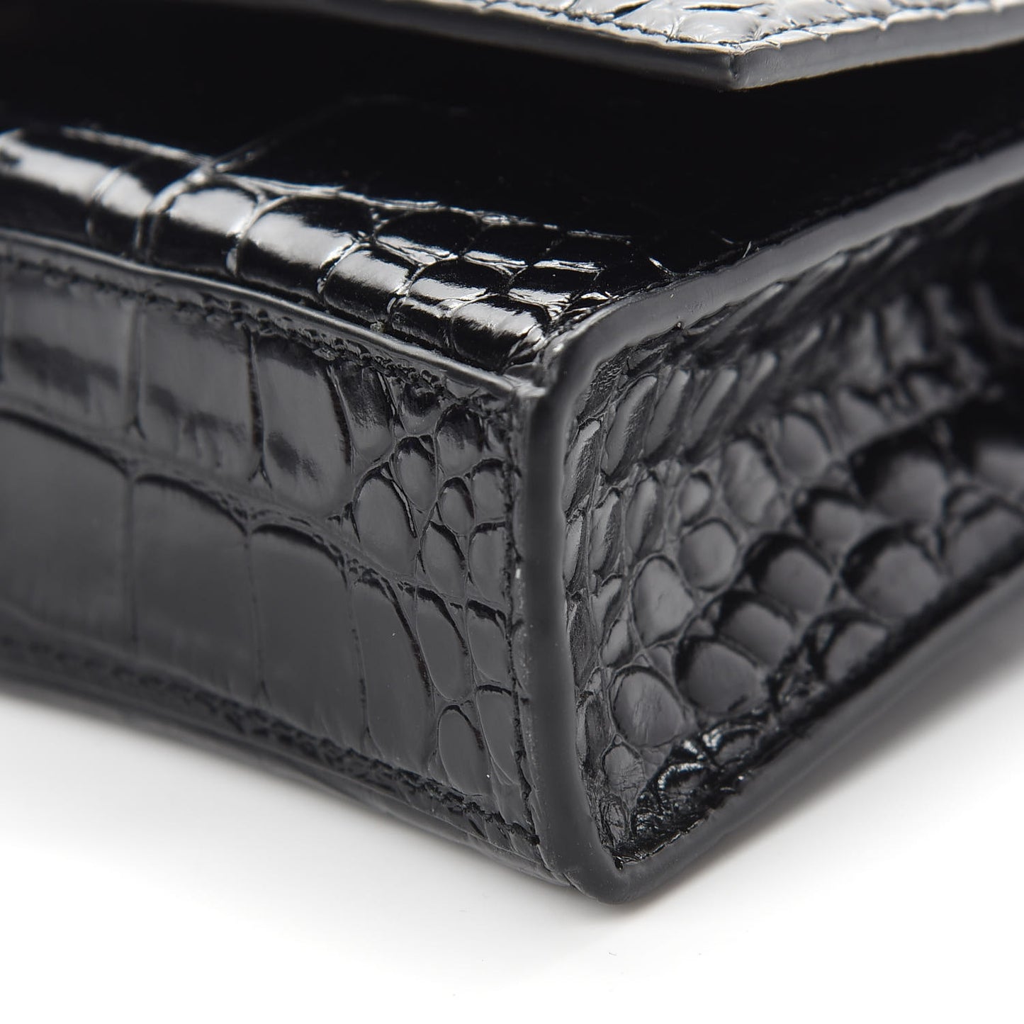 Shiny Calfskin Monochrome Crocodile Embossed Hourglass Chain Bag Black