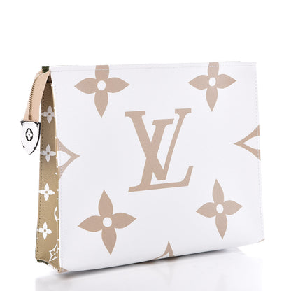Louis Vuitton Monogram Giant Toiletry Pouch 26 Kaki 3 of 8