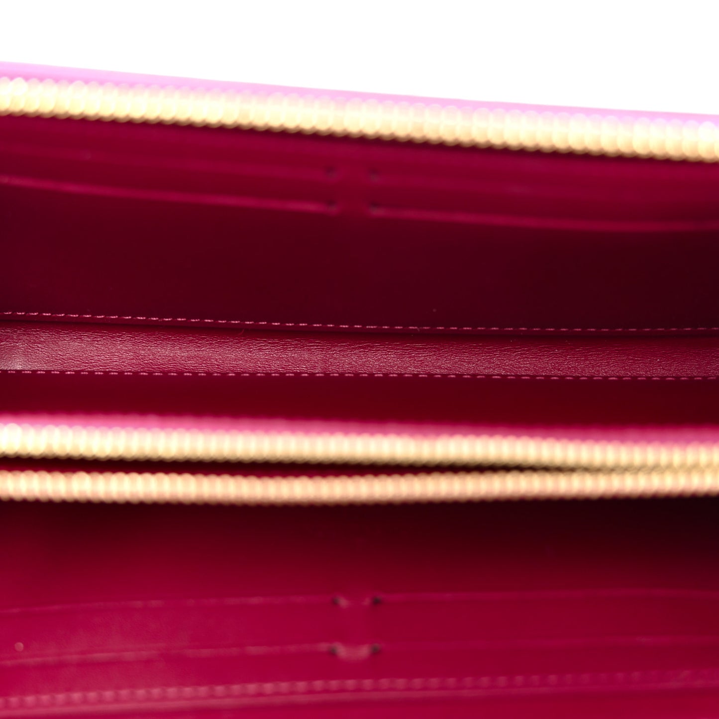 Vernis Clemence Wallet Magenta