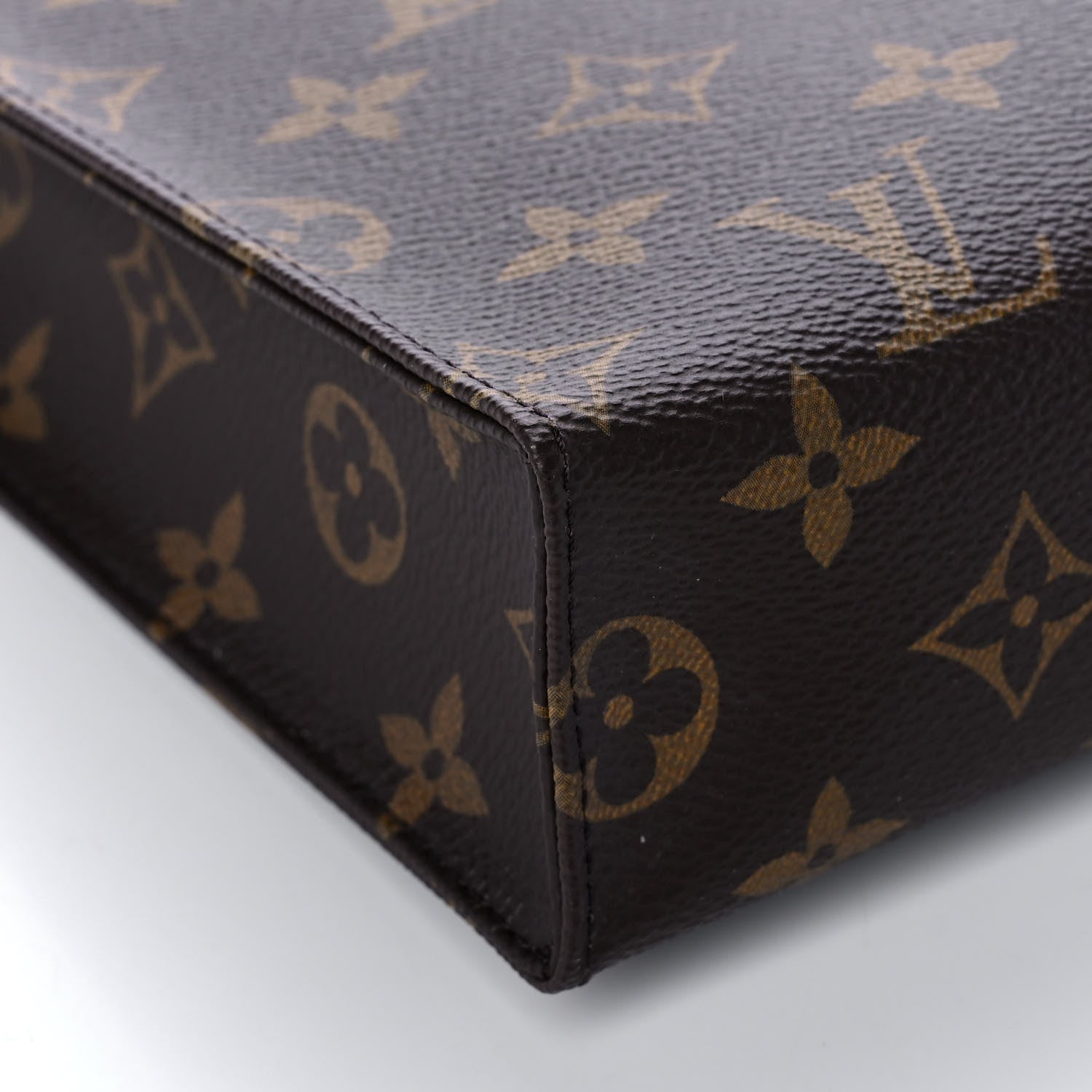 Louis Vuitton Monogram Toiletry Pouch 26 5 of 9