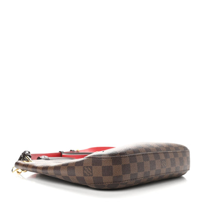 Louis Vuitton Damier Ebene South Bank Besace 4 of 9