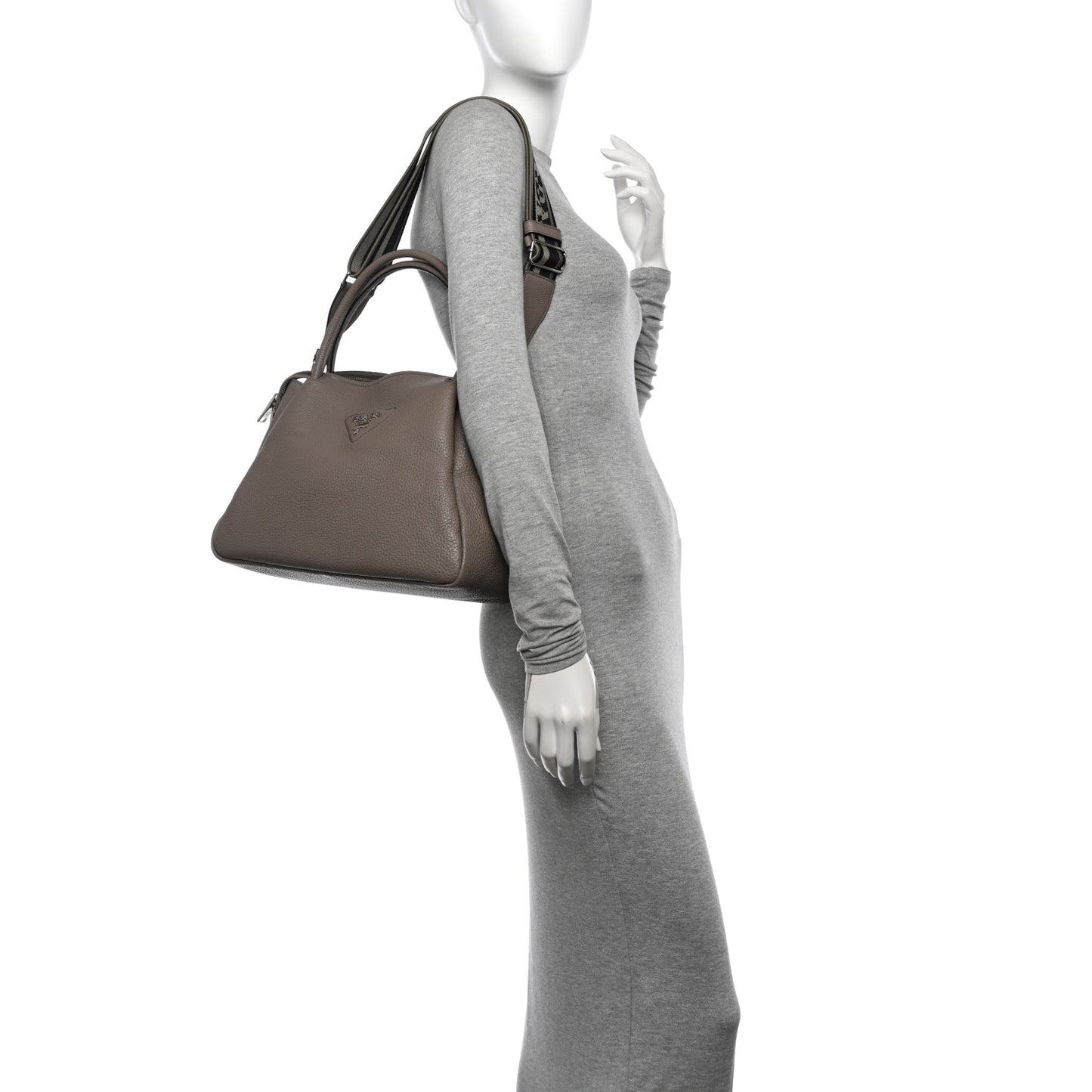 Vitello Daino Soft Medium Zippered Top Handle Bag Argilla