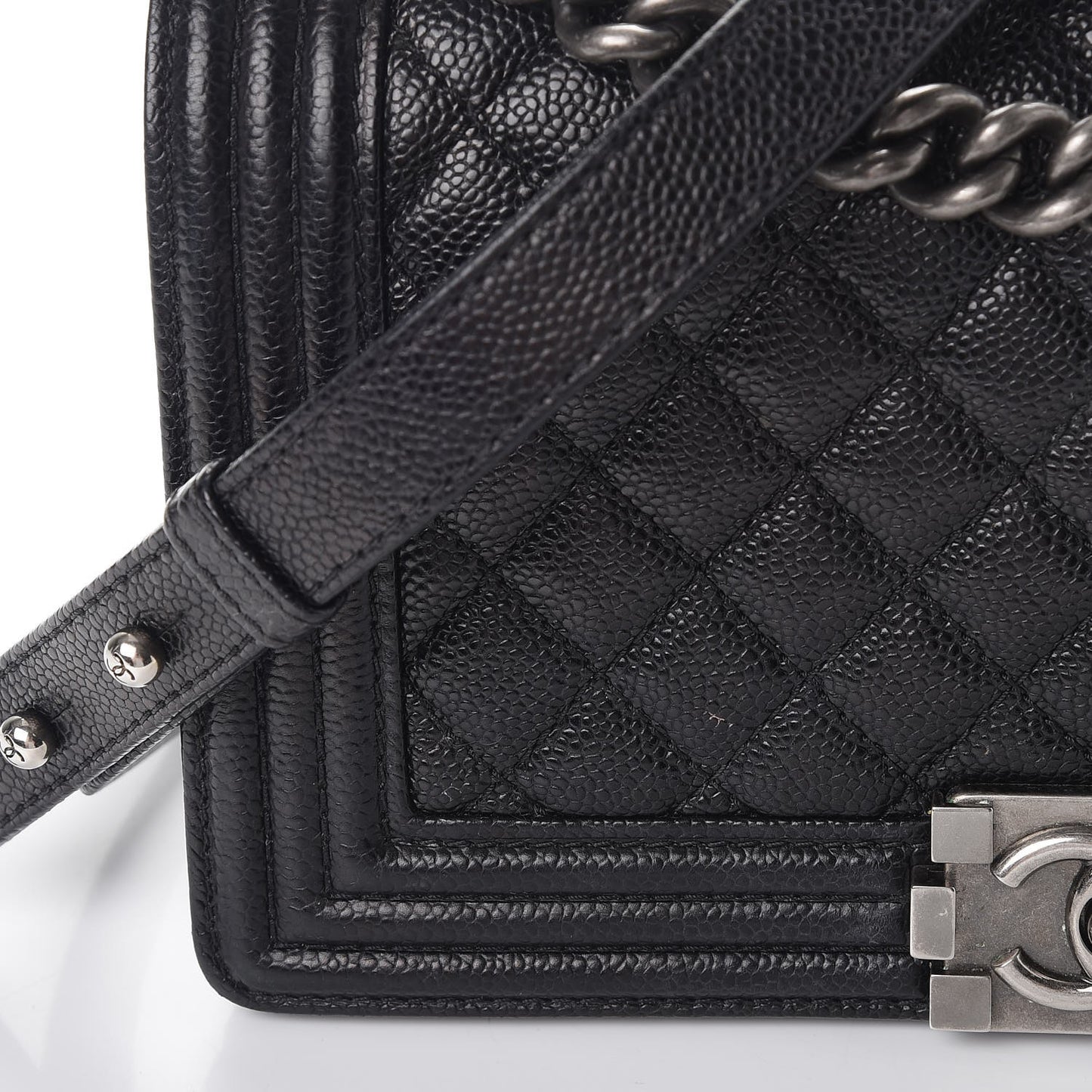 Caviar Quilted Medium Boy Flap Black