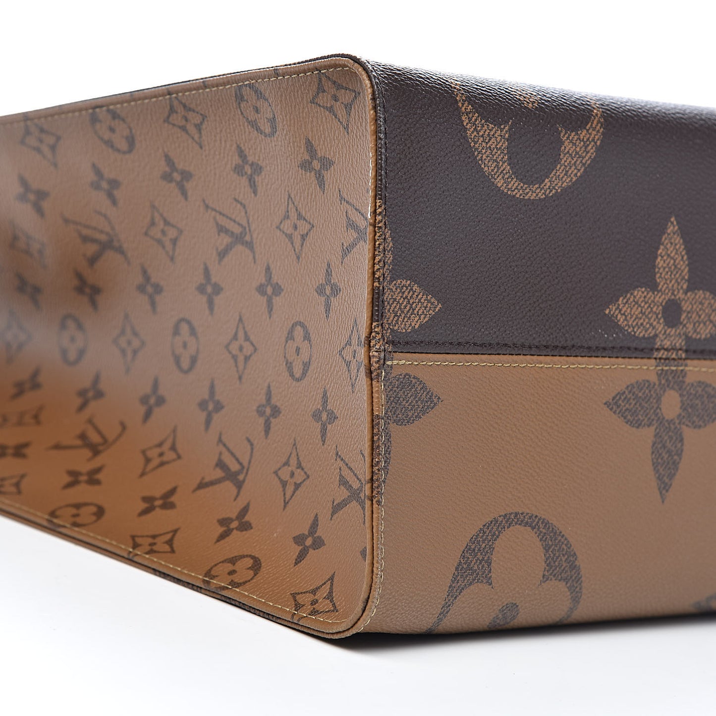 Reverse Monogram Giant Onthego GM