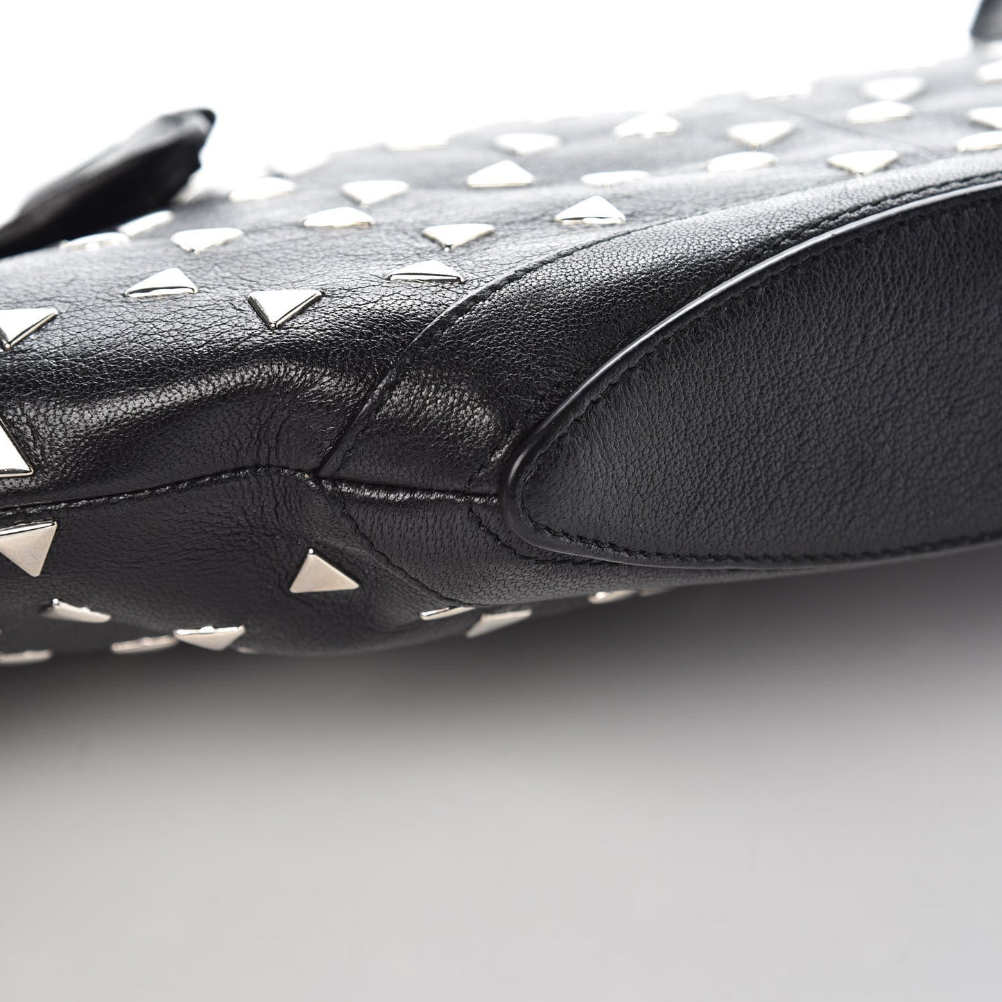 Calfskin Studded De Manta Clutch Black