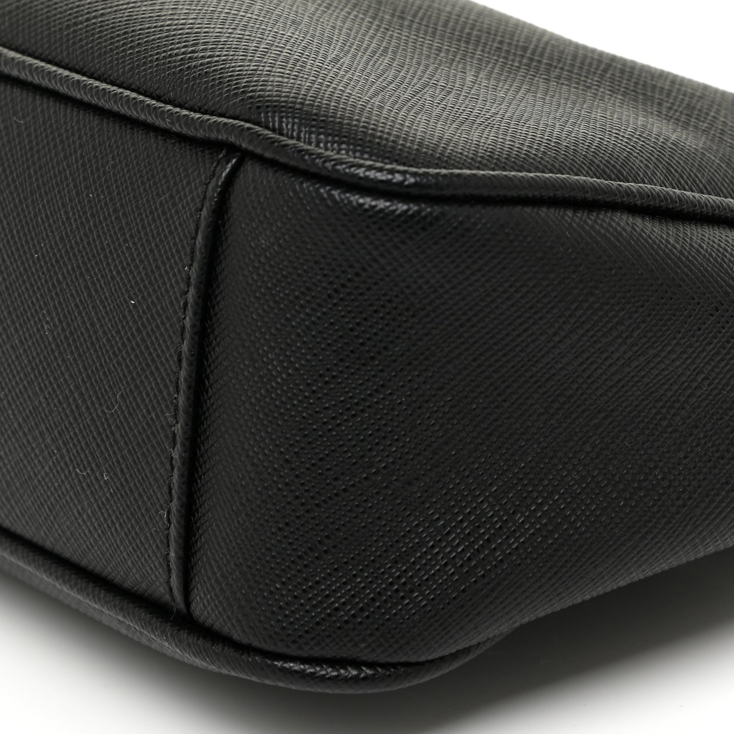 Saffiano Lux Re-Edition 2005 Shoulder Bag Black