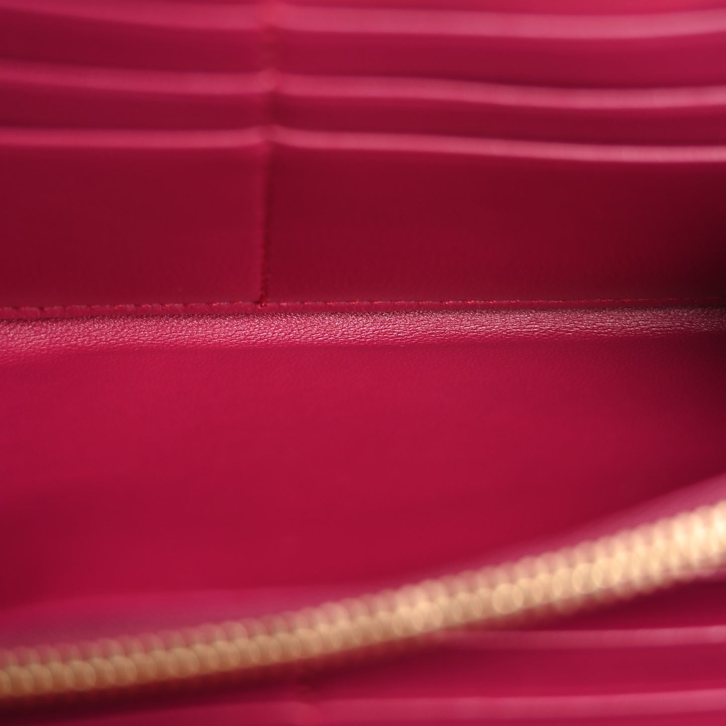 Calfskin Shield Zip Pouch Wallet Ripple