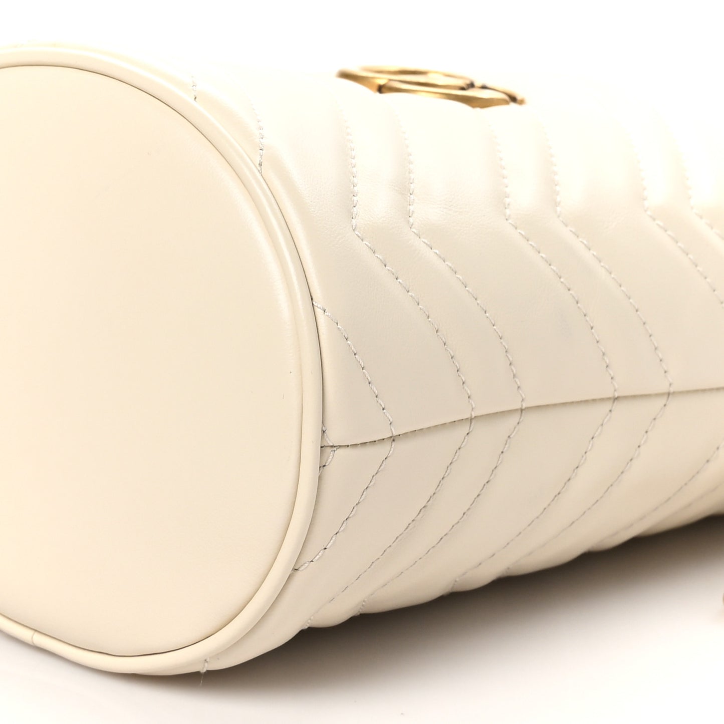 Calfskin Matelasse Mini GG Marmont 2.0 Bucket Bag White
