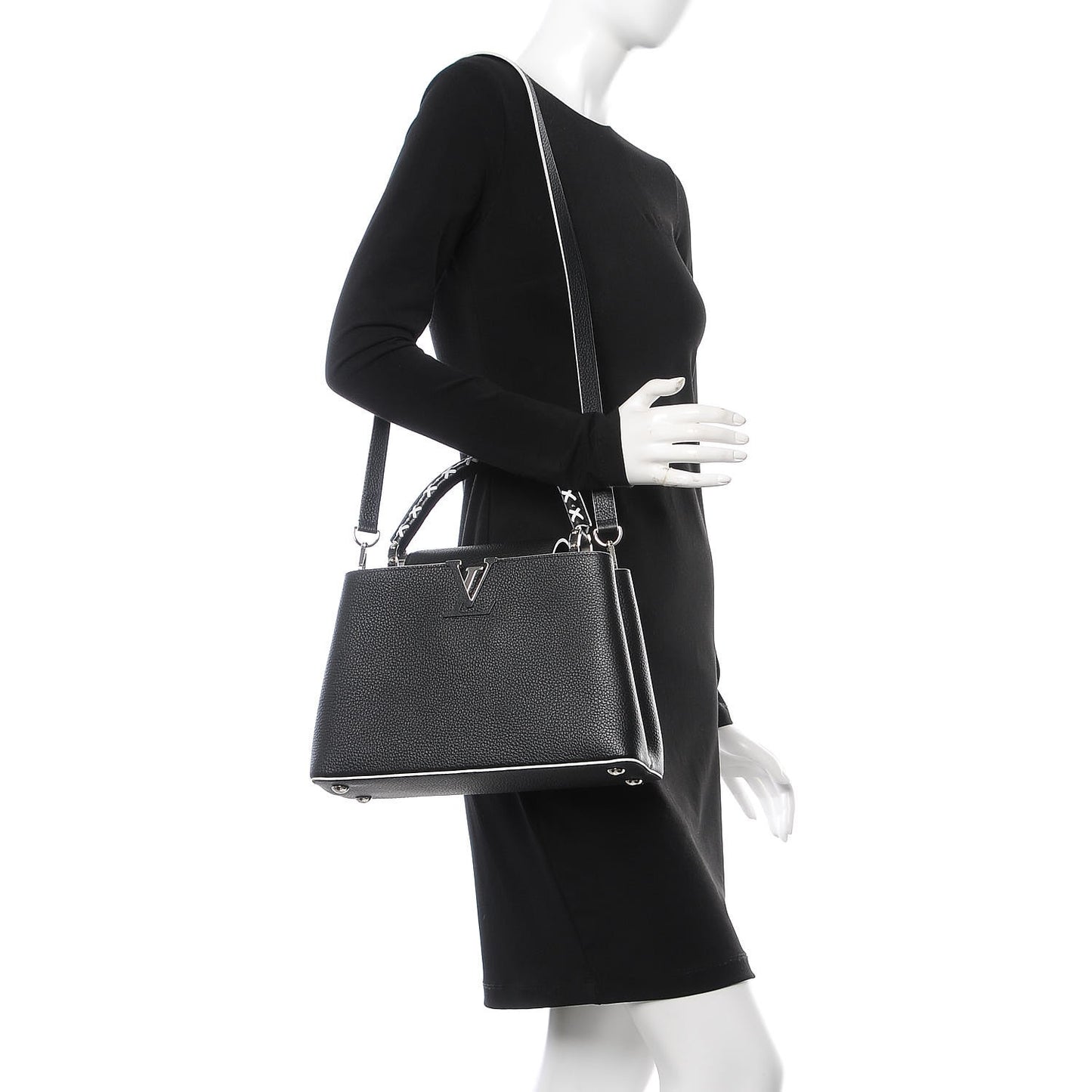 Taurillon Capucines PM Black