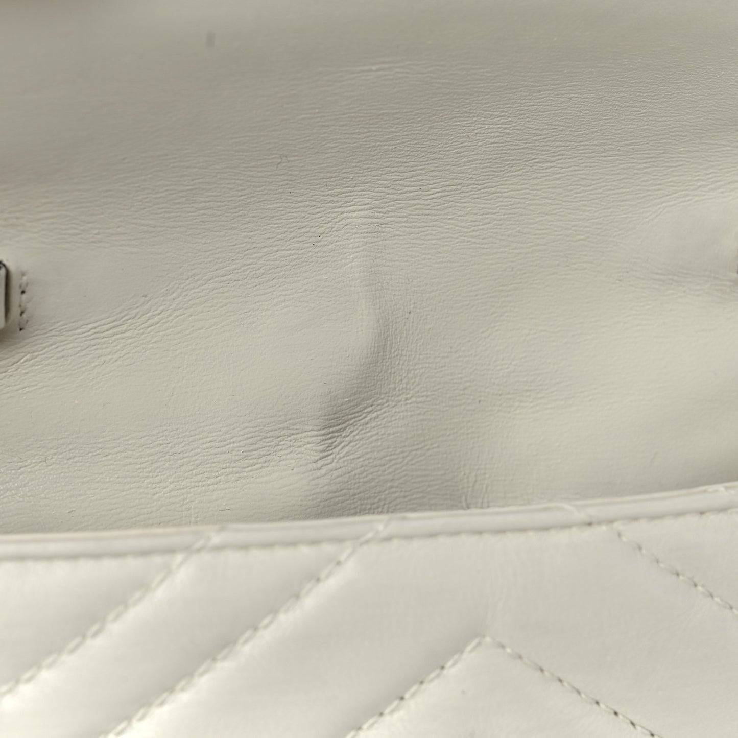 Calfskin Matelasse Super Mini GG Marmont Shoulder Bag White