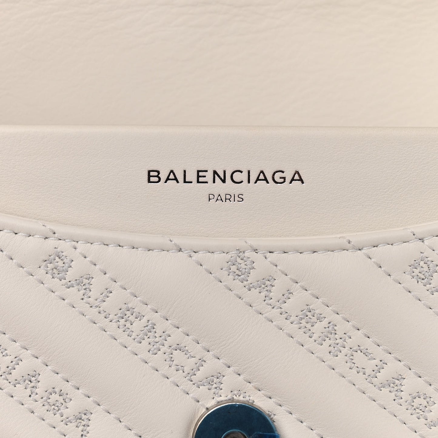 Calfskin Logo Matelasse M BB Chain Shoulder Bag Blanc Neige