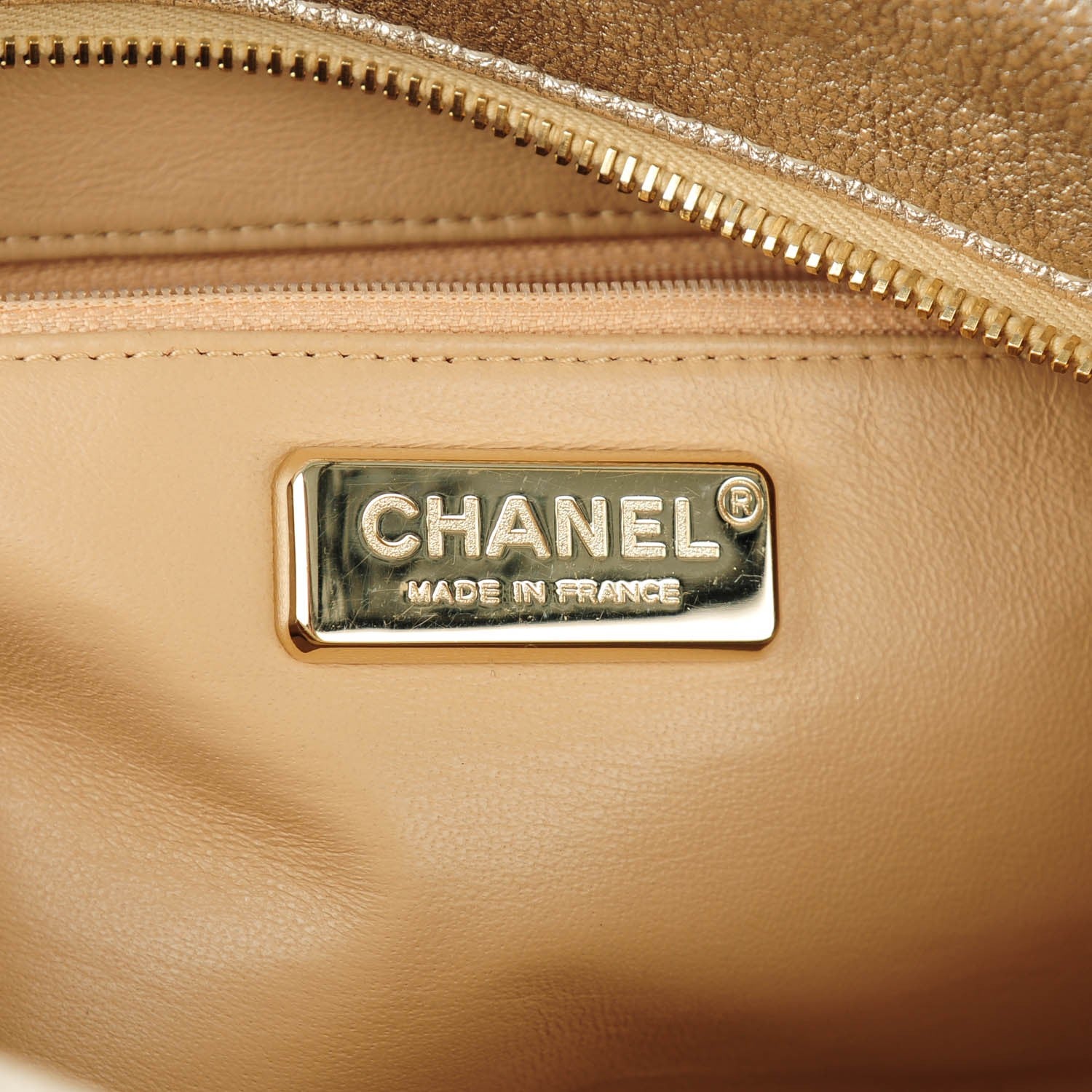 Chanel Metallic Goatskin Medium Luxe Ligne Bowler Gold 6 of 7