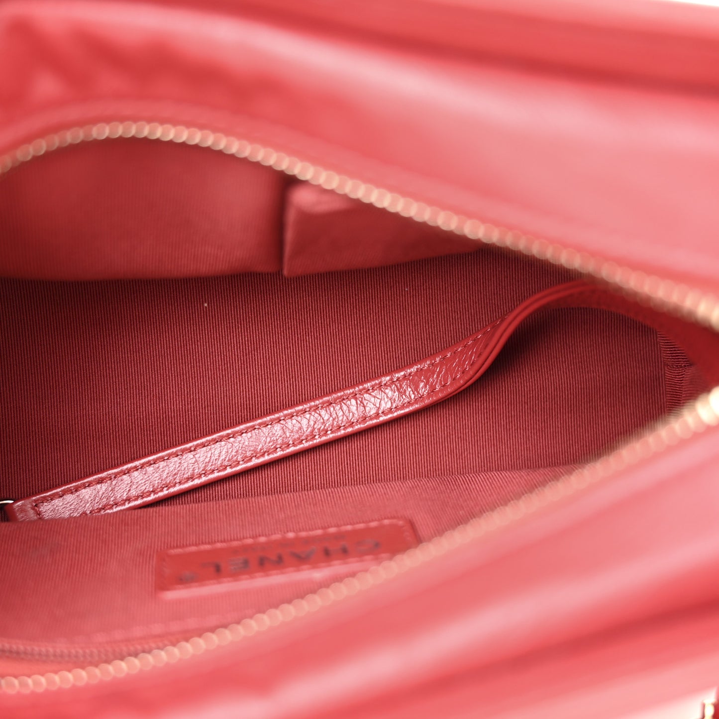 Aged Calfskin Chevron Quilted Small Gabrielle Hobo Red