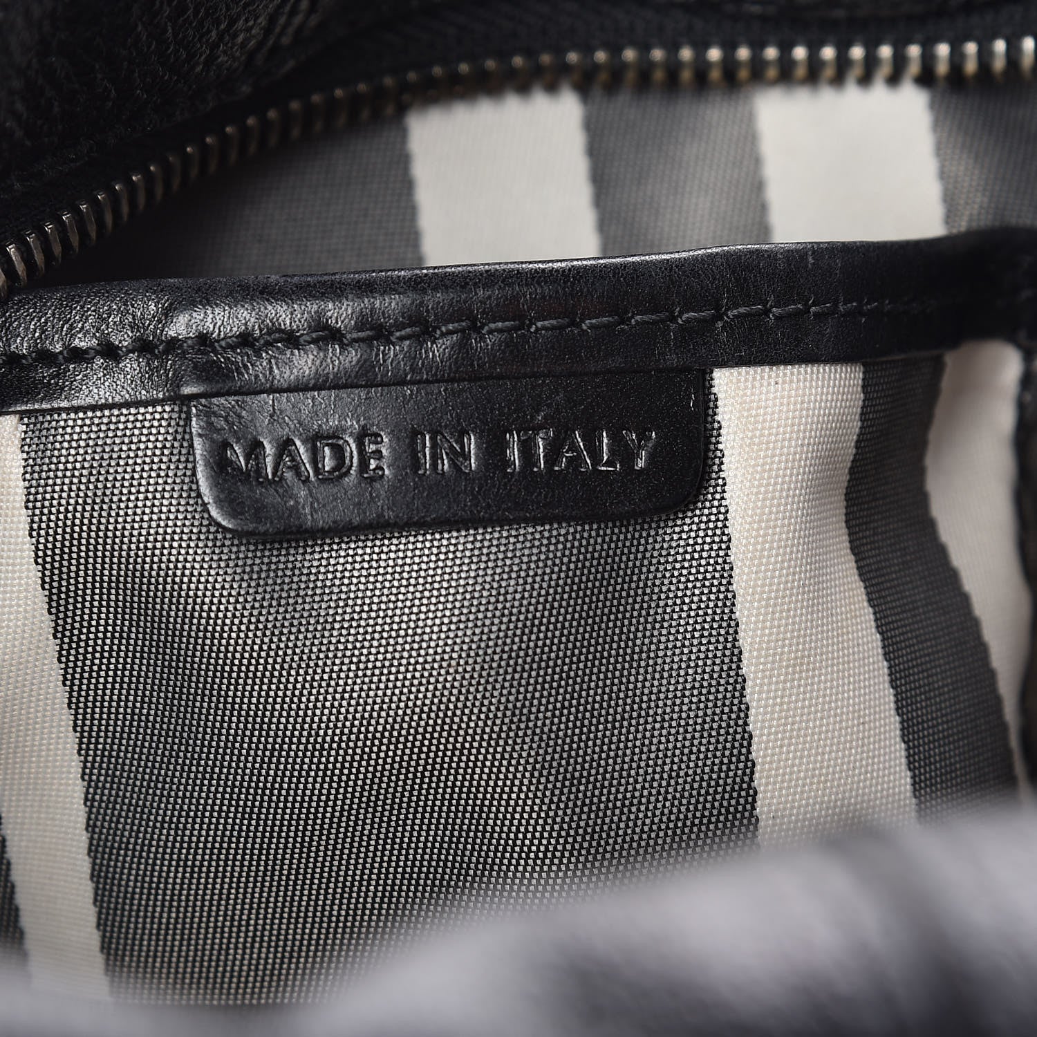 Burberry Grainy Calfskin Tote Black 7 of 18
