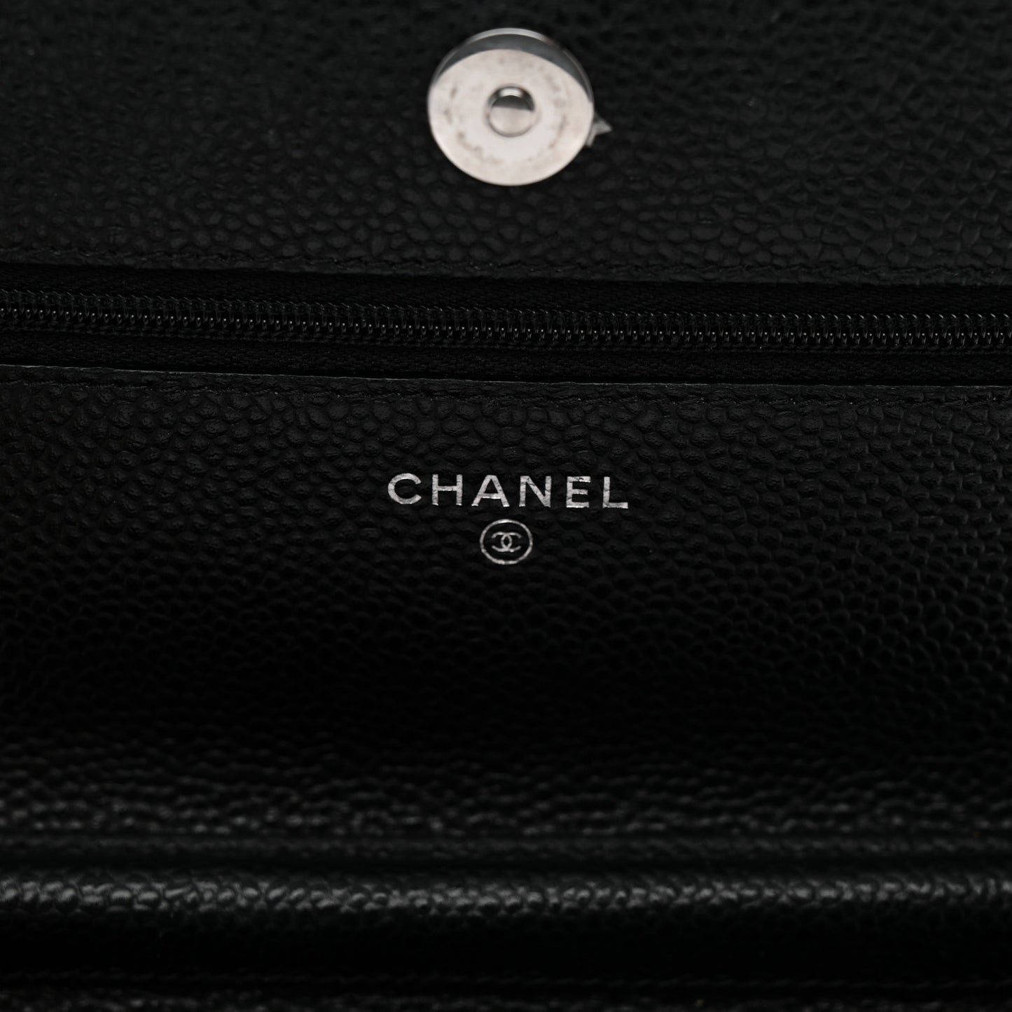 Caviar Quilted Wallet on Chain WOC Black