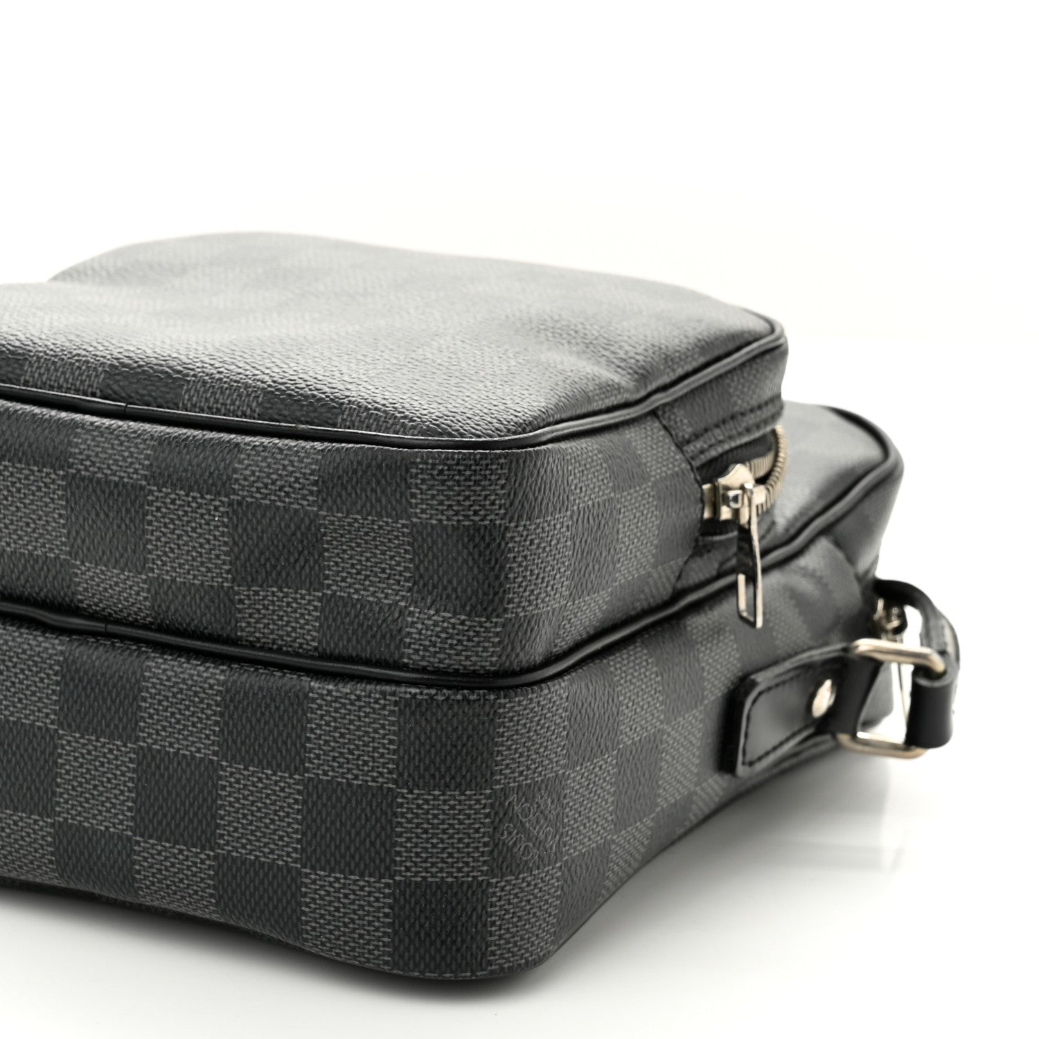 Louis Vuitton Damier Graphite Rem Bag 9 of 9