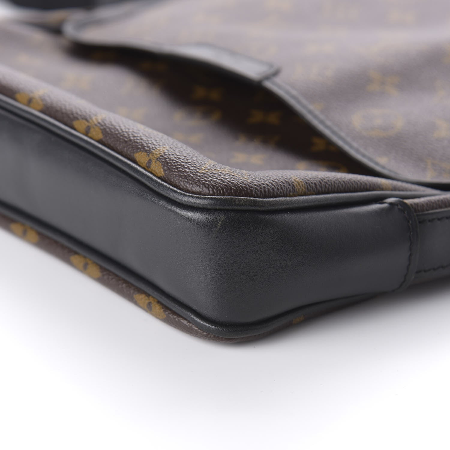 Louis Vuitton Monogram Macassar Bass MM 7 of 9