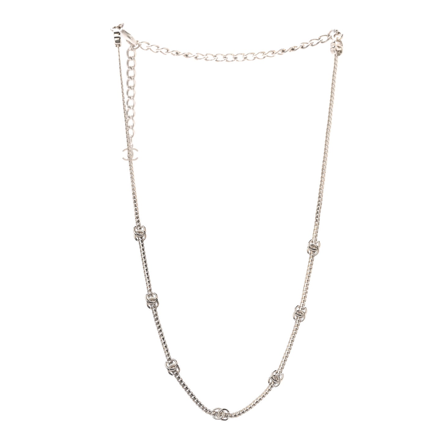 Metal CC Short Chain Necklace Silver