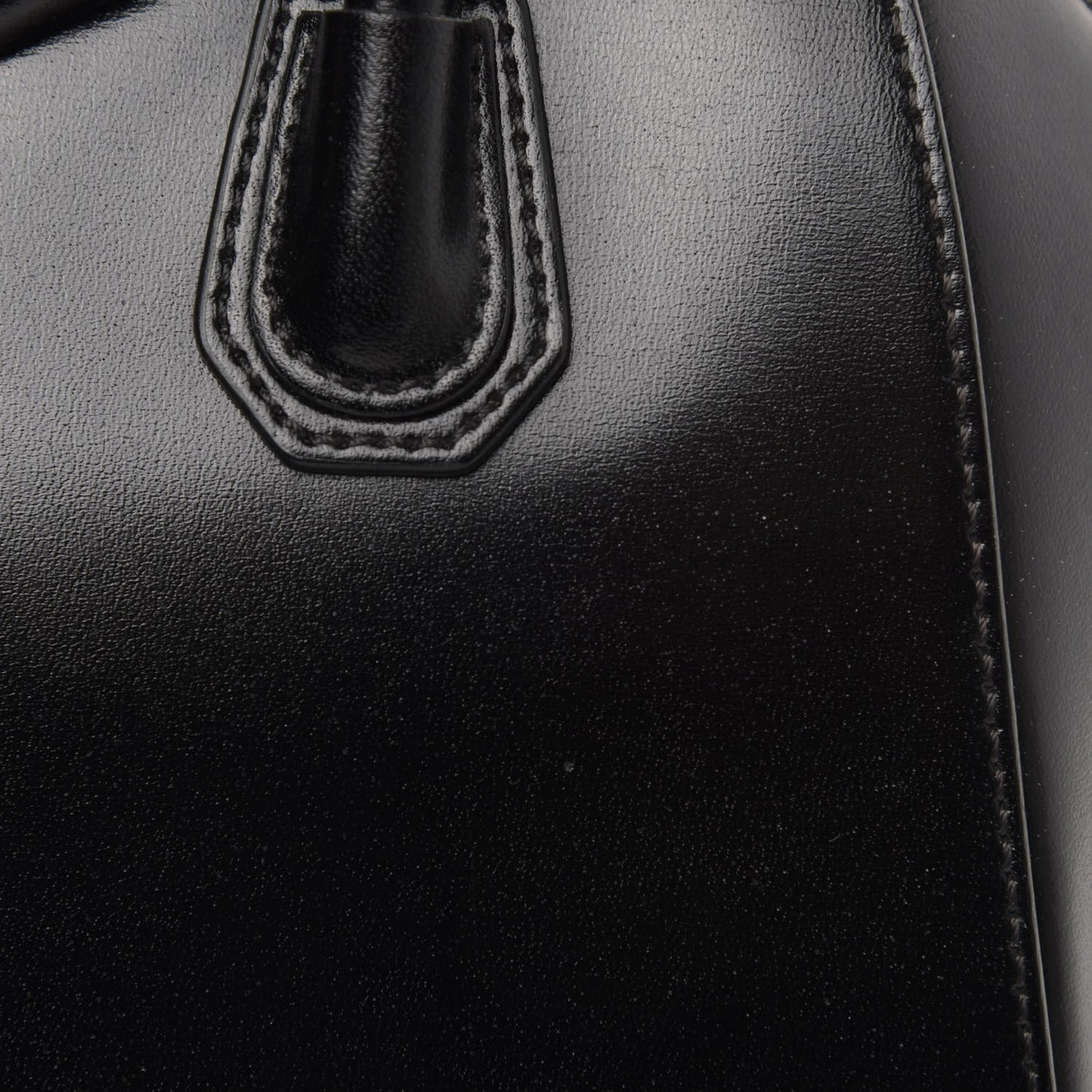 Shiny Lord Calfskin Mini Antigona Black