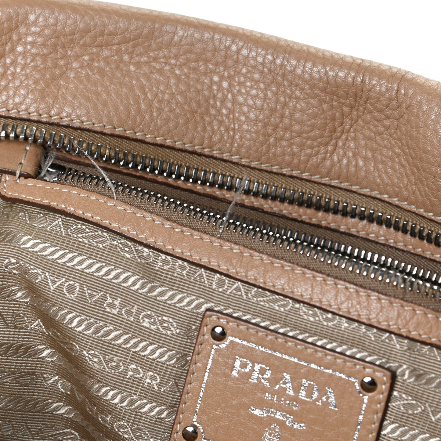 Vitello Daino Embossed Logo Bowler Sughero